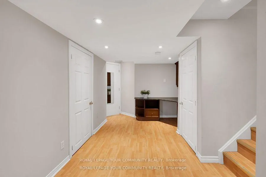 Photo 36 of 98 Sylwood Crescent, Vaughan, Maple — HOMEH