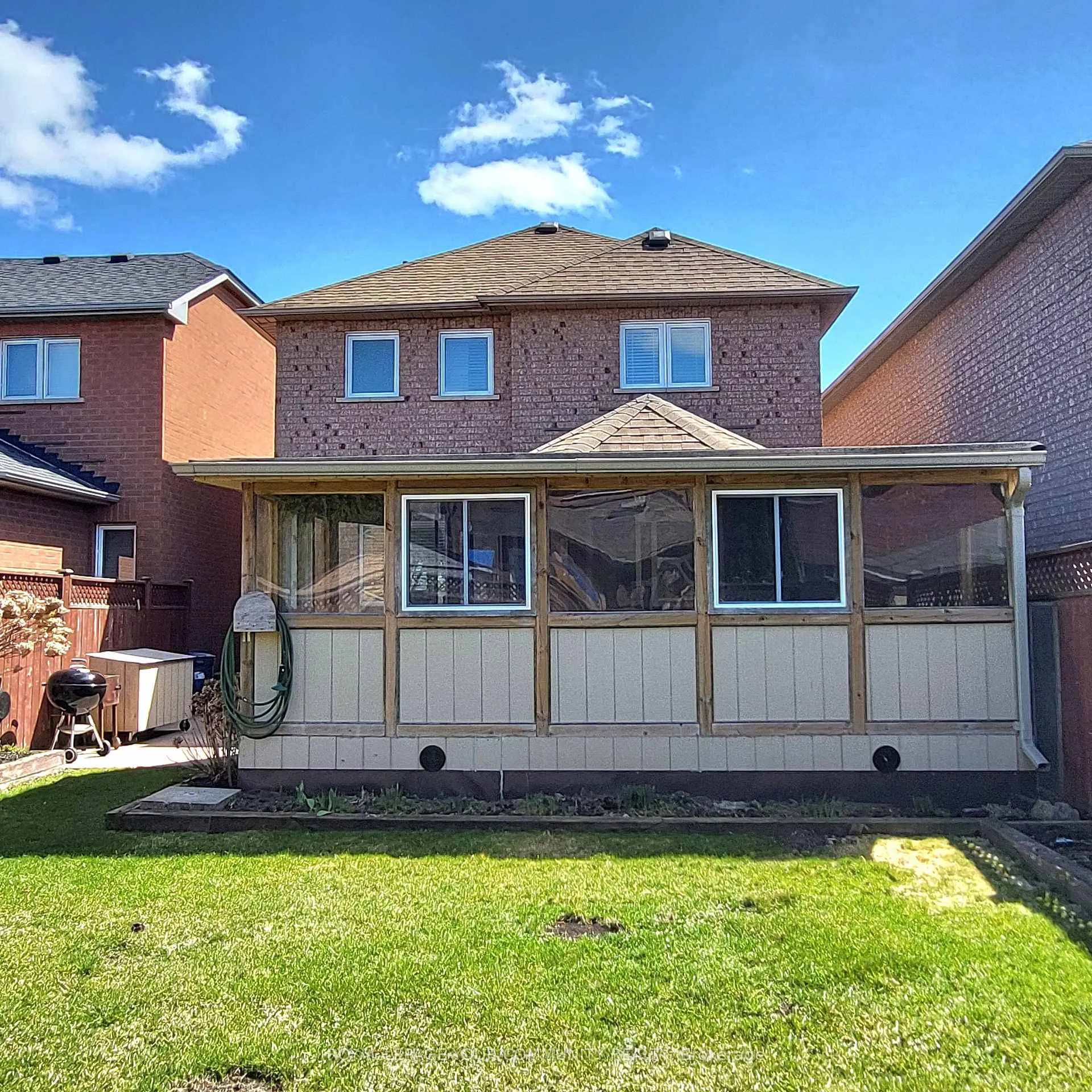 Photo 38 of 98 Sylwood Crescent, Vaughan, Maple — HOMEH