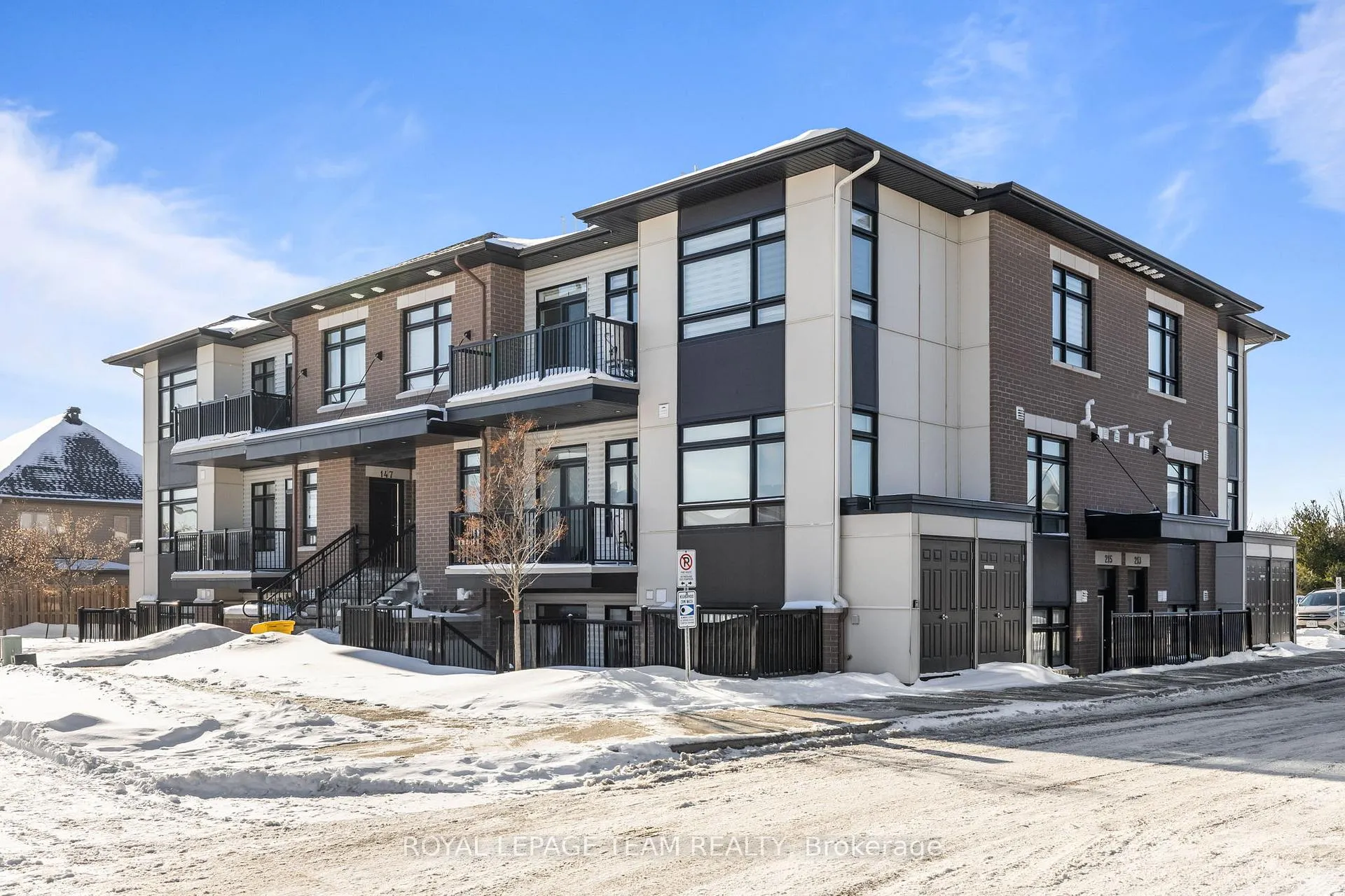 Photo 1 of 213 Big Sky Private, Ottawa, Leitrim — HOMEH