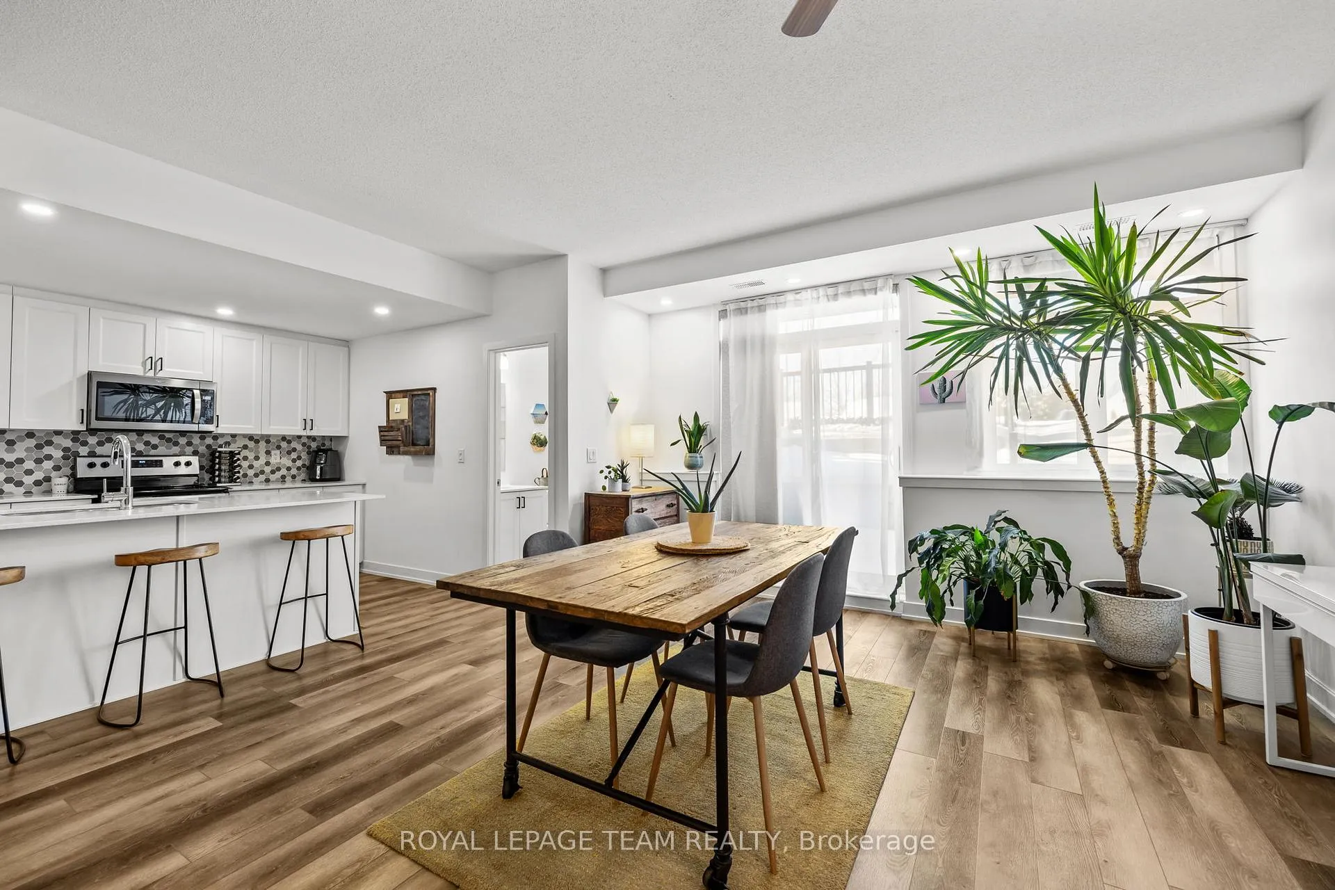 Photo 6 of 213 Big Sky Private, Ottawa, Leitrim — HOMEH