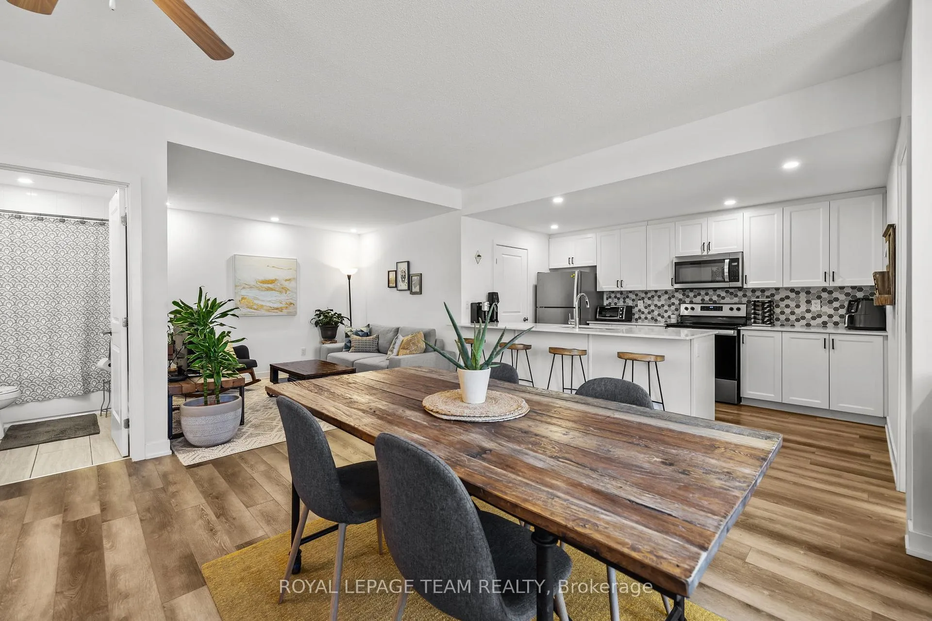 Photo 8 of 213 Big Sky Private, Ottawa, Leitrim — HOMEH