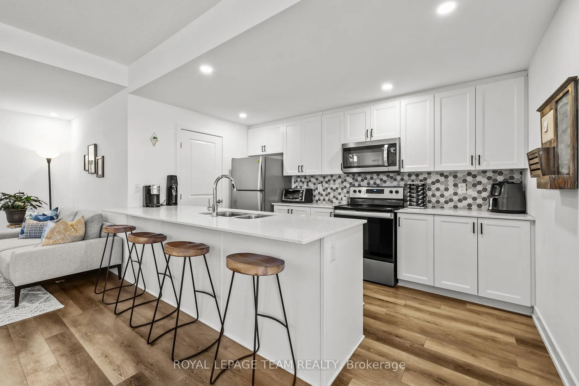 Photo 12 of 213 Big Sky Private, Ottawa, Leitrim — HOMEH