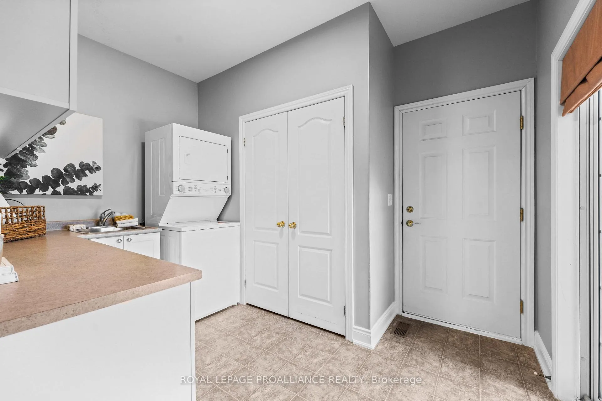 Photo 28 of 866 Wilkins Gate, Cobourg — HOMEH