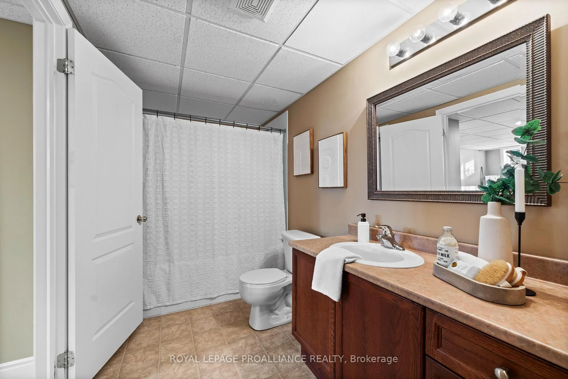 Photo 34 of 866 Wilkins Gate, Cobourg — HOMEH
