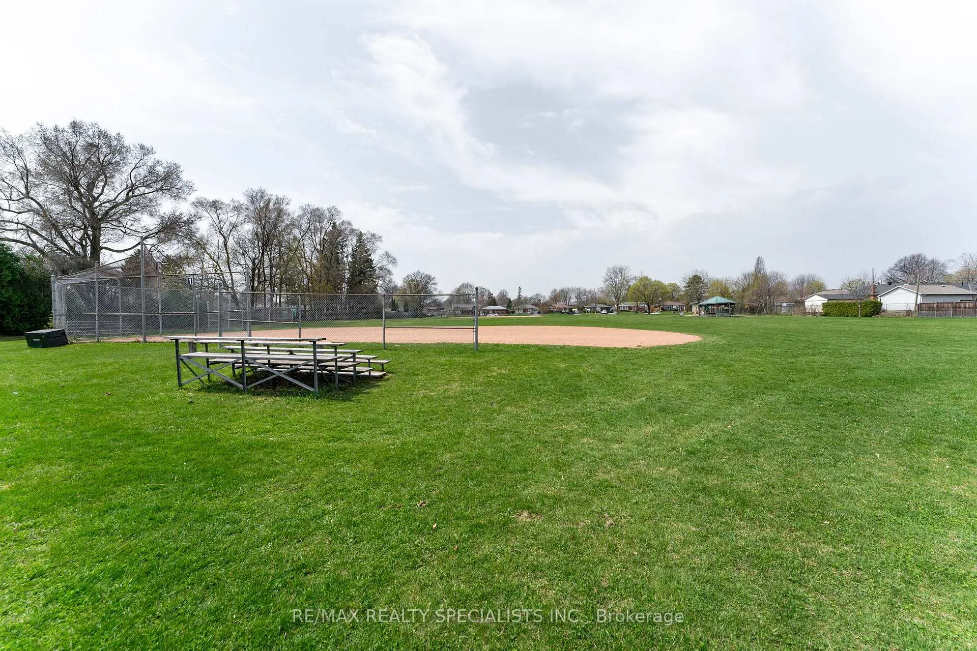 Photo 34 of 331 Annapolis Avenue, Oshawa, McLaughlin — HOMEH