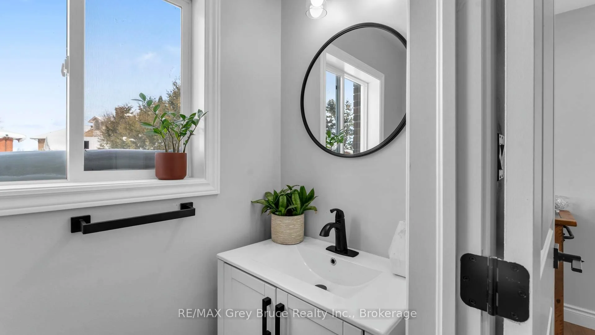 Photo 15 of 17 Bradley Street, Arran-Elderslie — HOMEH