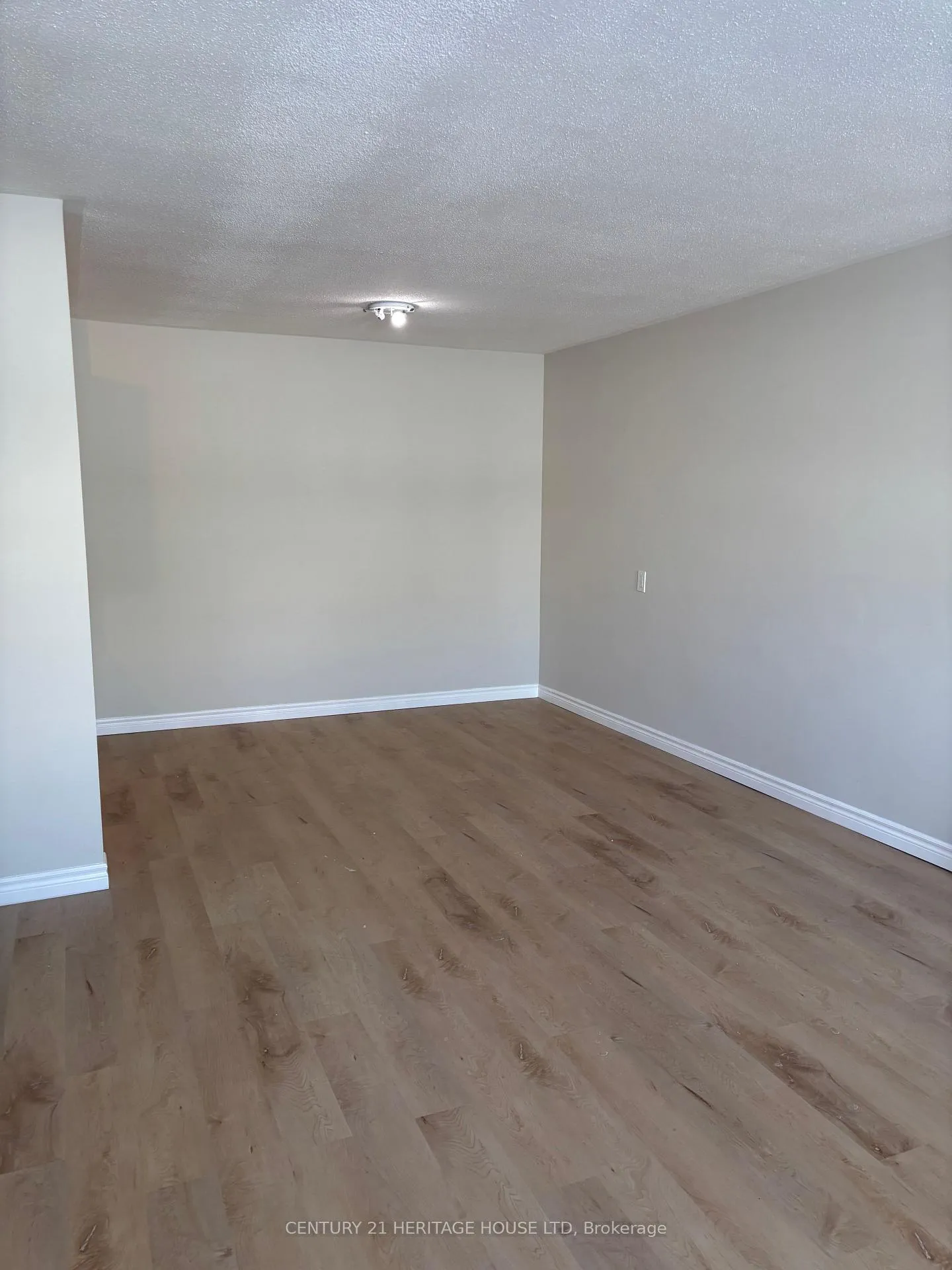 Photo 3 of Unit 109, 31 Parkside Drive S, St. Thomas — HOMEH