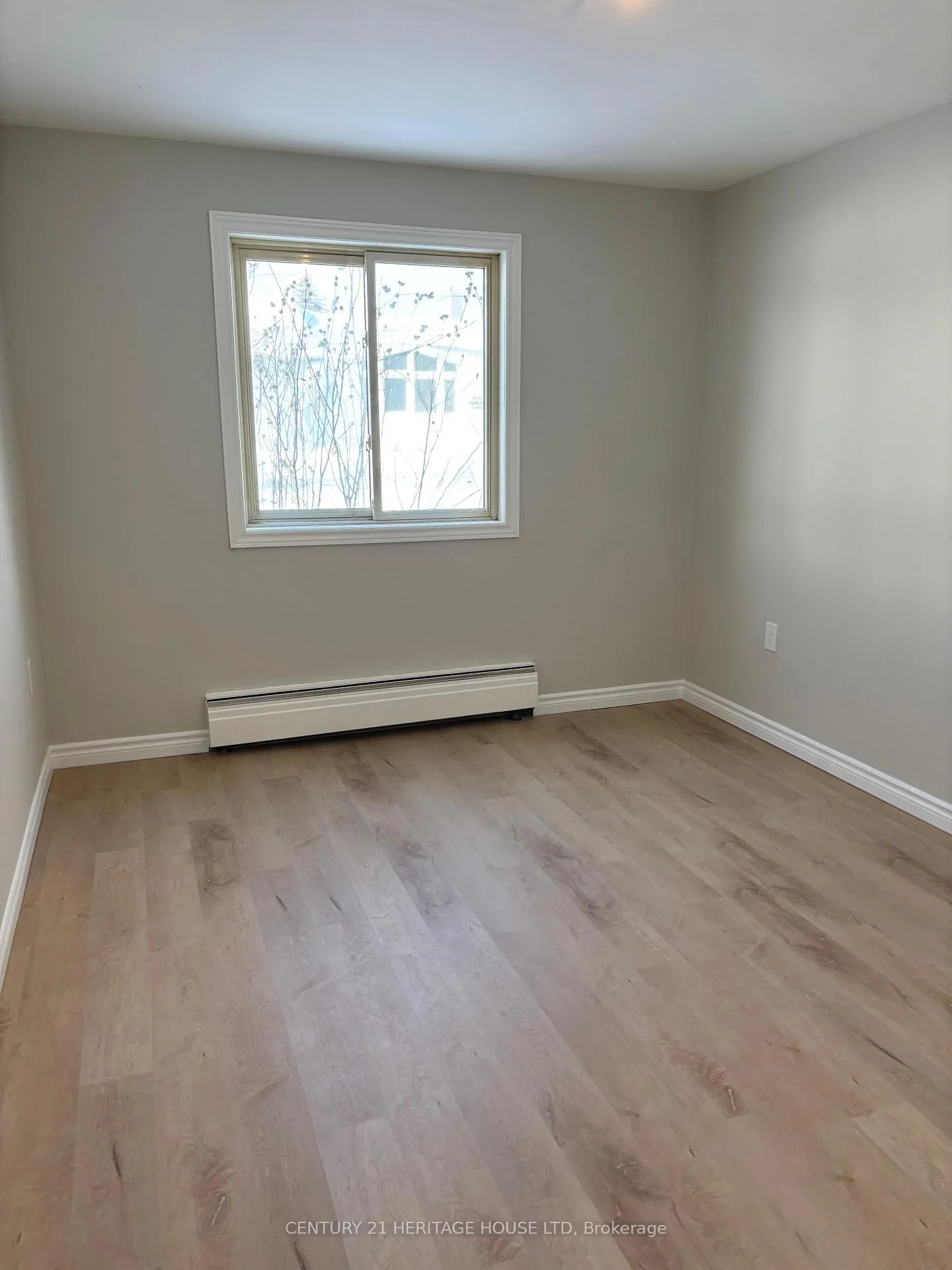 Photo 6 of Unit 109, 31 Parkside Drive S, St. Thomas — HOMEH