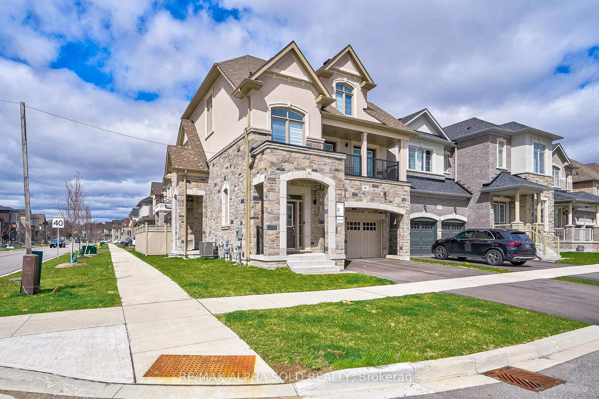 Photo 3 of 391 Fred Mclaren Boulevard, Markham, Wismer — HOMEH