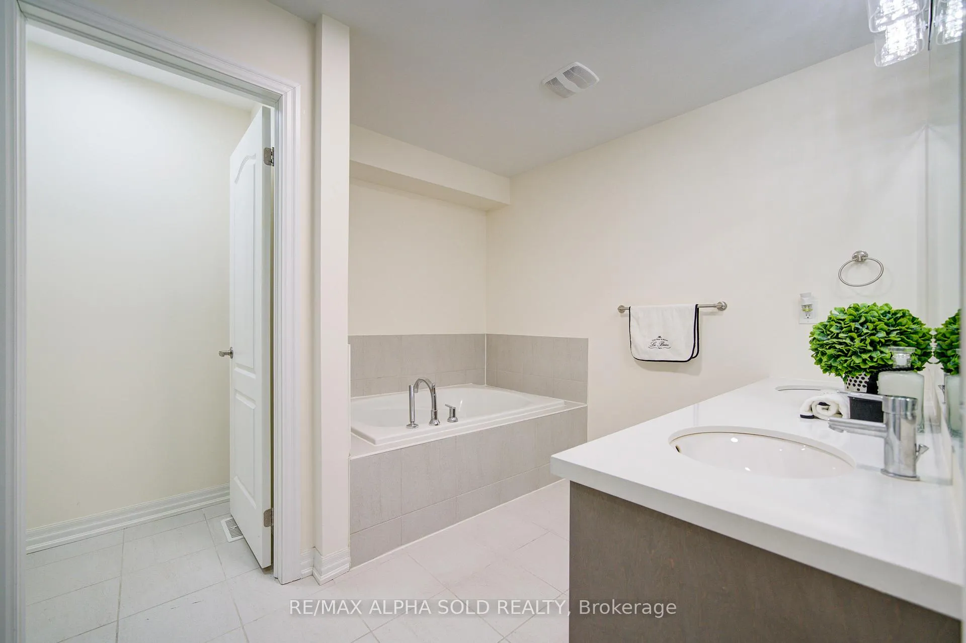 Photo 22 of 391 Fred Mclaren Boulevard, Markham, Wismer — HOMEH