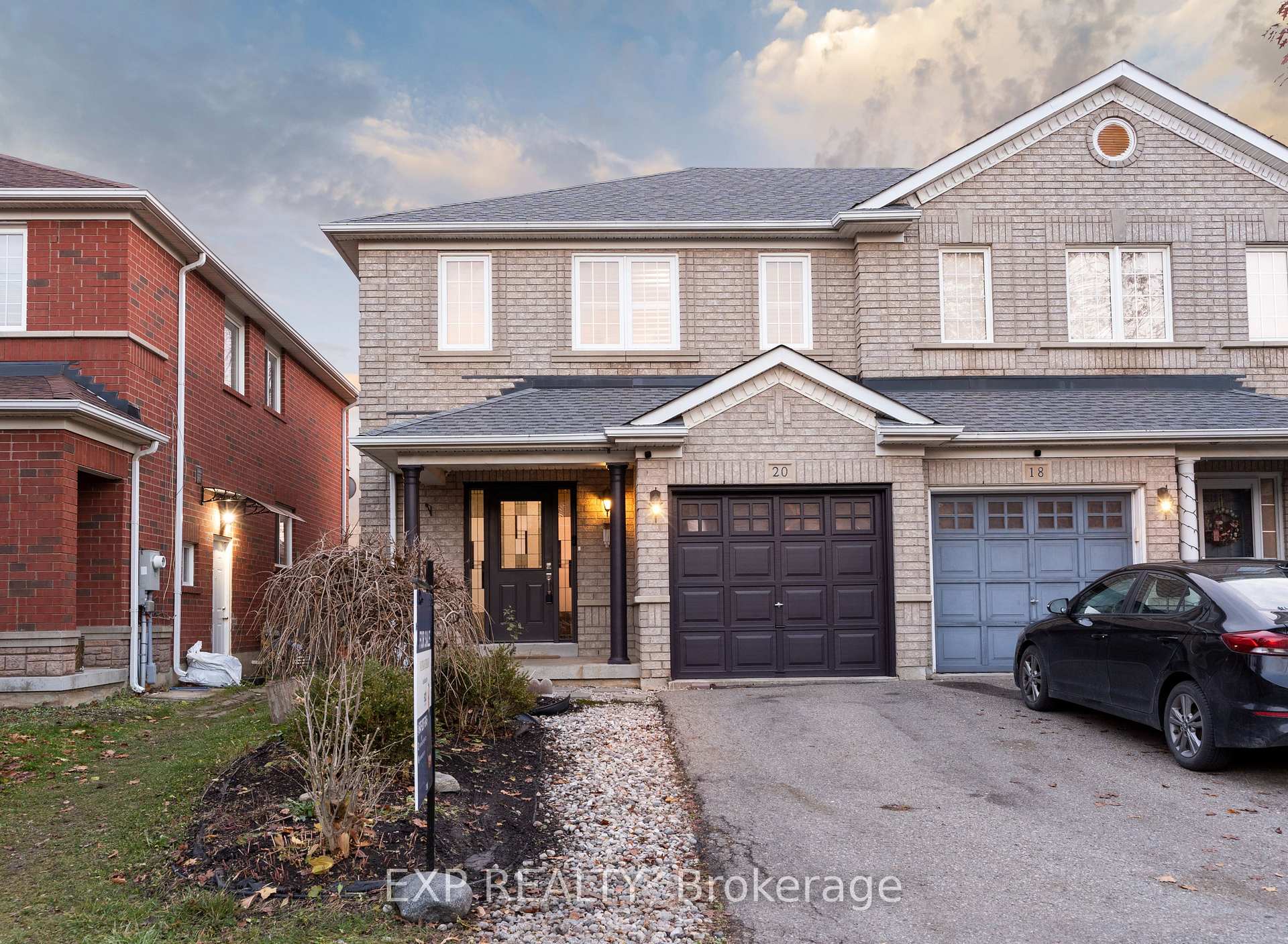 Photo 2 of 20 Trudelle Crescent, Brampton, Fletcher's Meadow — HOMEH