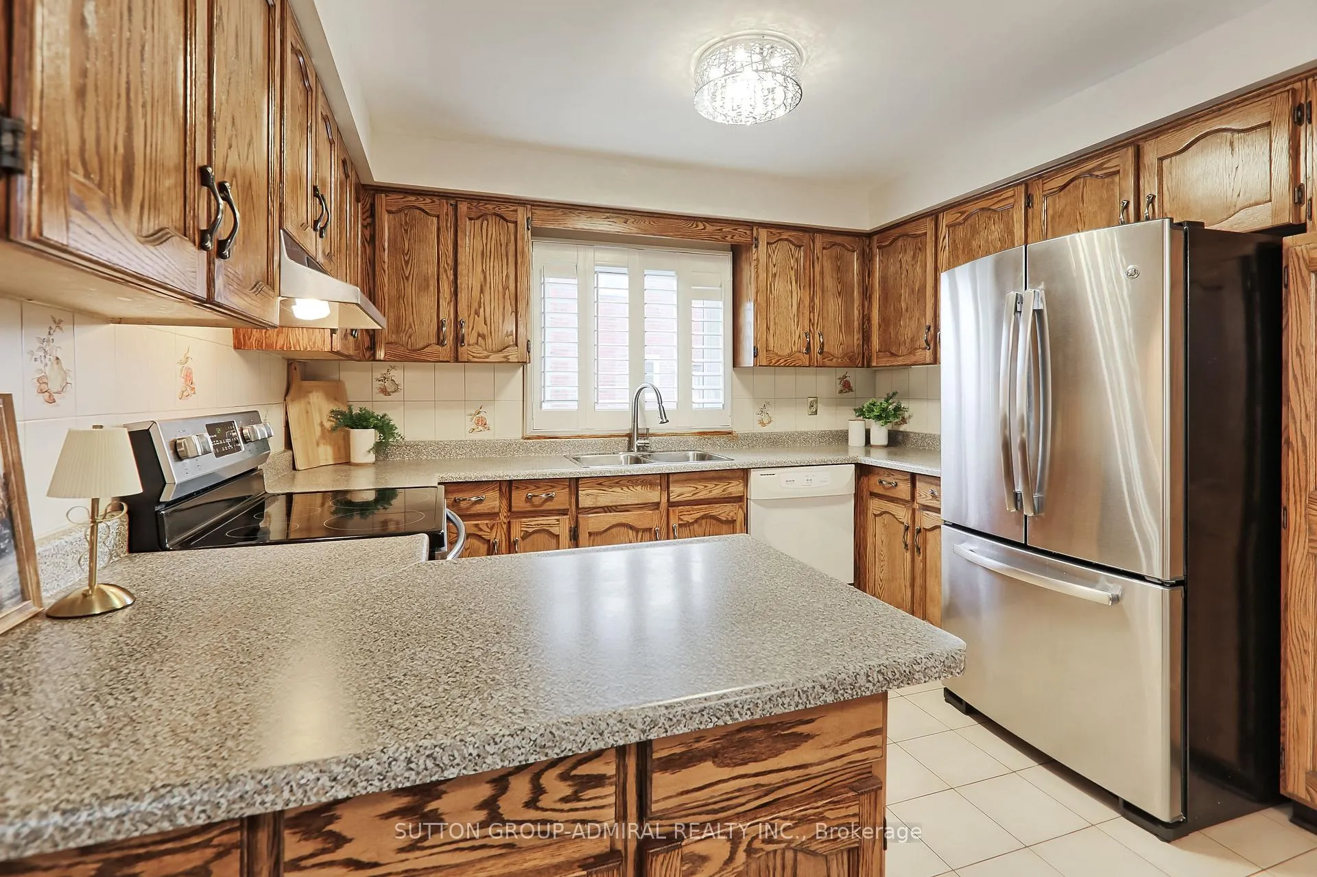 Photo 12 of 143 Adrianno Crescent, Vaughan, East Woodbridge — HOMEH