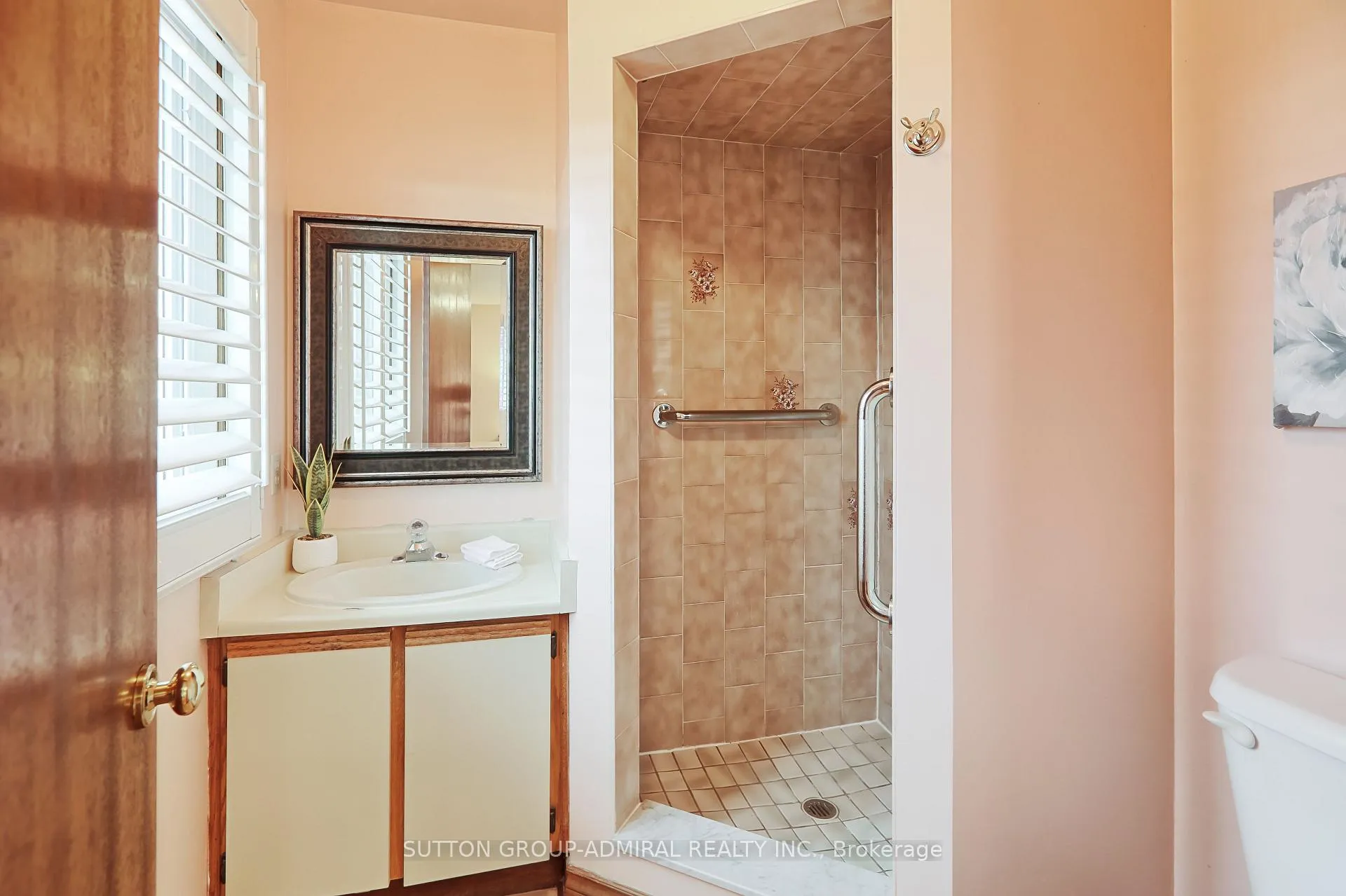 Photo 22 of 143 Adrianno Crescent, Vaughan, East Woodbridge — HOMEH