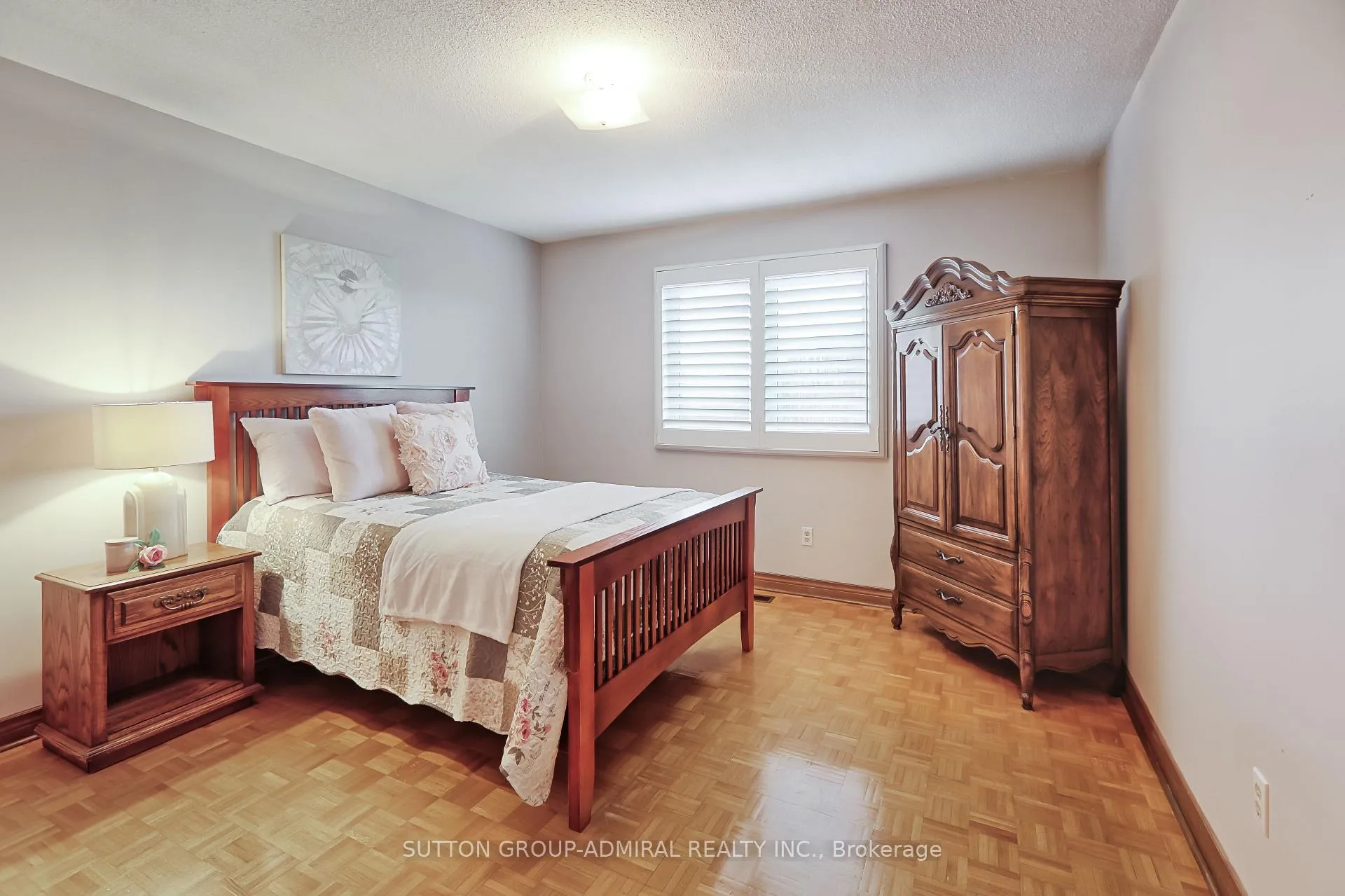 Photo 25 of 143 Adrianno Crescent, Vaughan, East Woodbridge — HOMEH