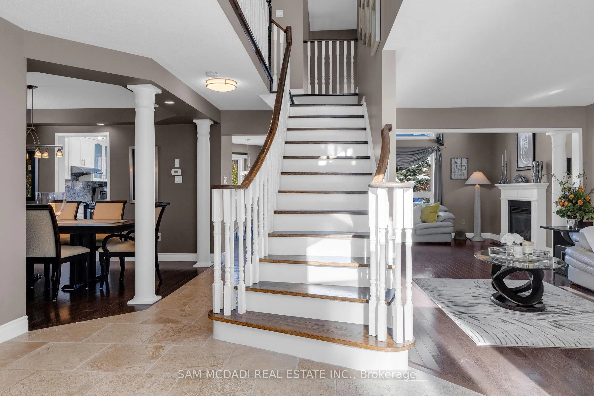 Photo 2 of 17 Robinson Road, Halton Hills, Georgetown — HOMEH