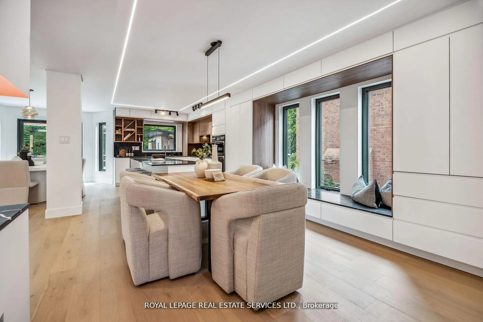 Photo 7 of 1657 Glenvista Drive, Oakville, Joshua Creek — HOMEH