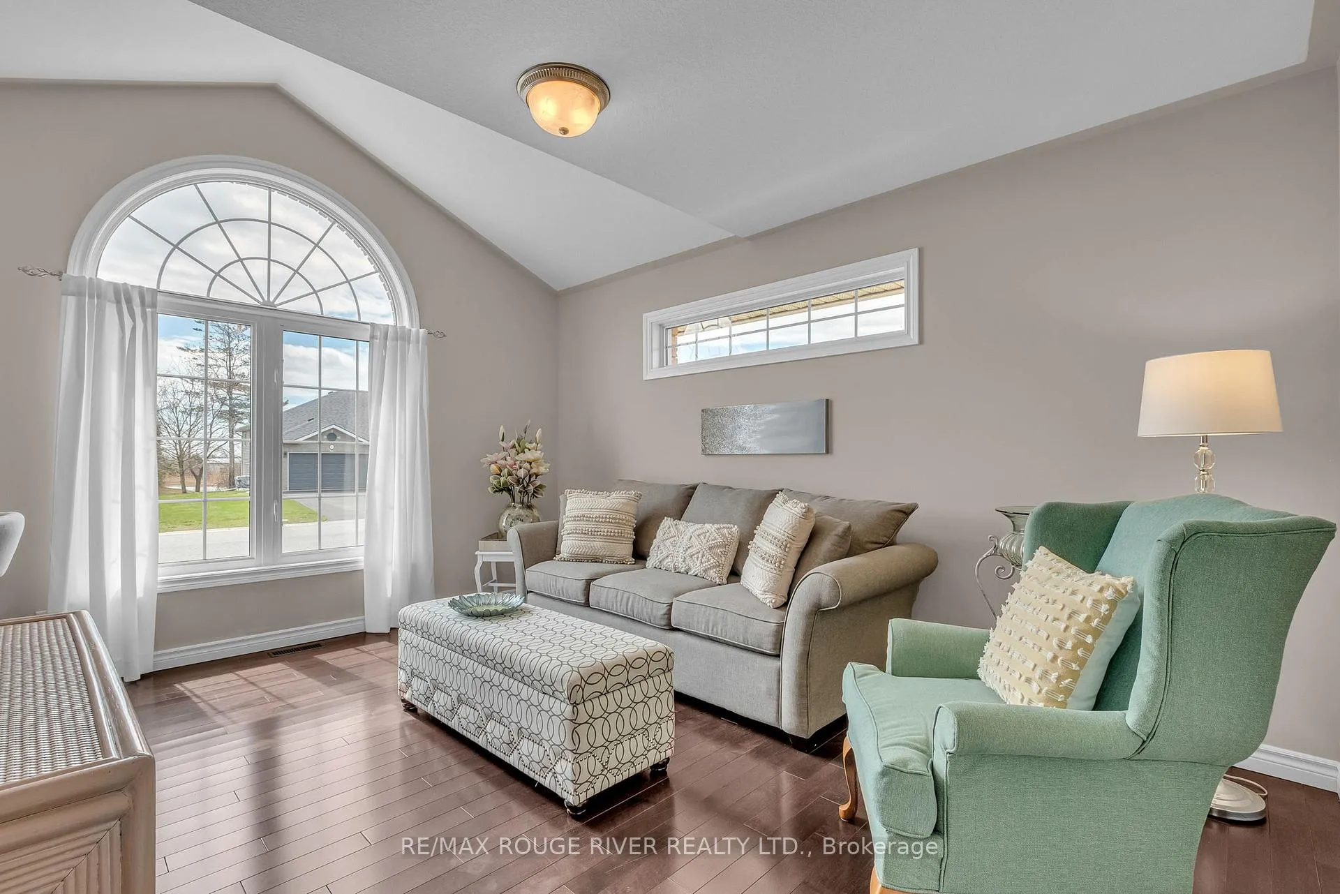 Photo 10 of 2 Beacon Drive, Brighton — HOMEH