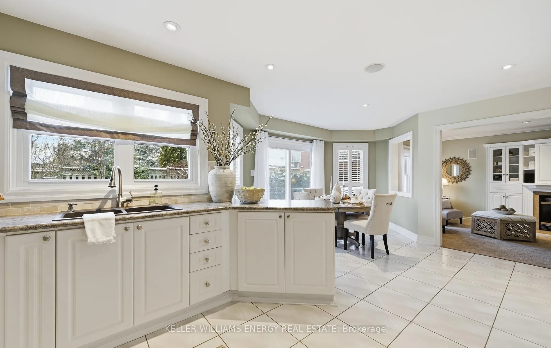 Photo 13 of 48 Wetherburn Drive, Whitby, Williamsburg — HOMEH
