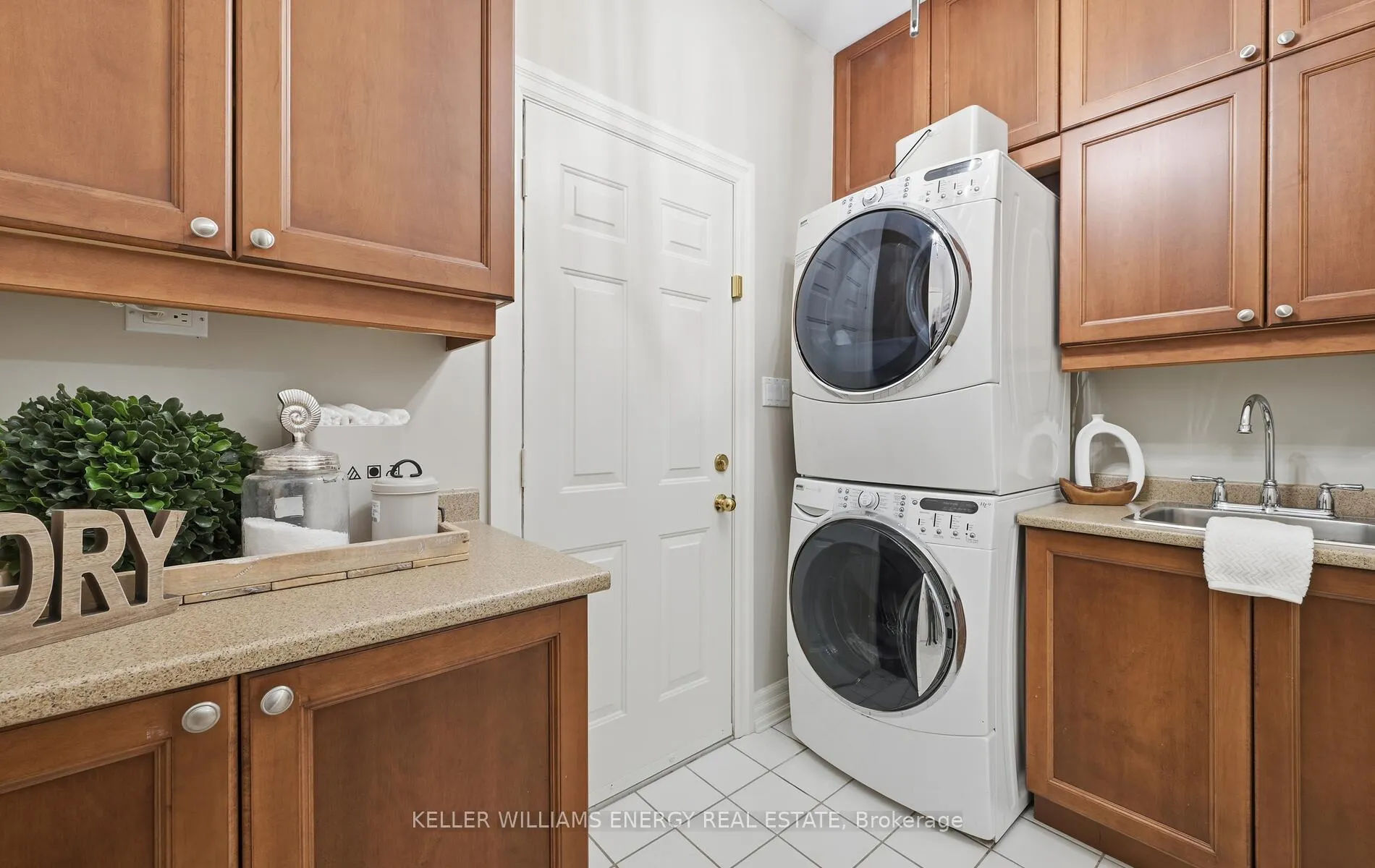 Photo 40 of 48 Wetherburn Drive, Whitby, Williamsburg — HOMEH
