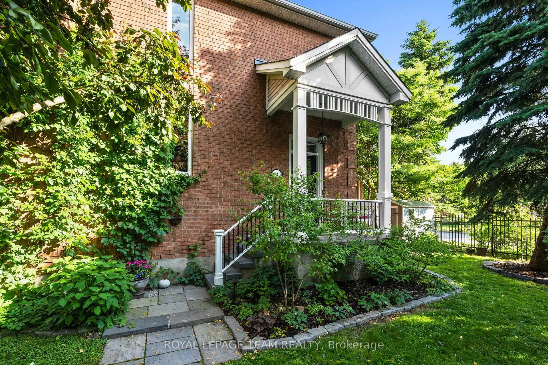 Photo 3 of 48 Colchester Square, Ottawa, Kanata - Beaverbrook — HOMEH