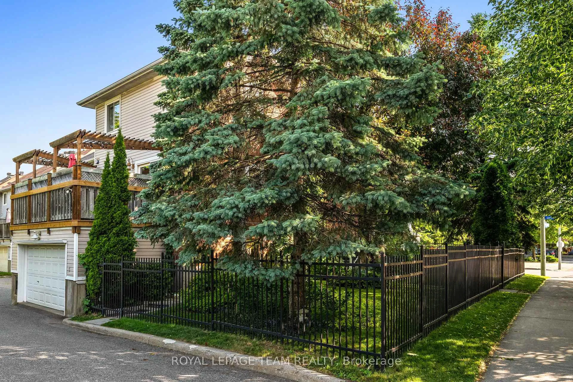 Photo 31 of 48 Colchester Square, Ottawa, Kanata - Beaverbrook — HOMEH