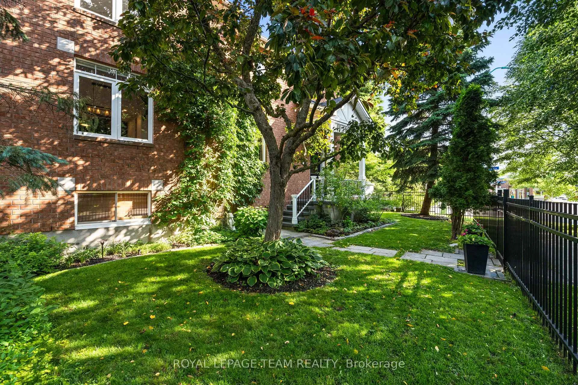 Photo 32 of 48 Colchester Square, Ottawa, Kanata - Beaverbrook — HOMEH