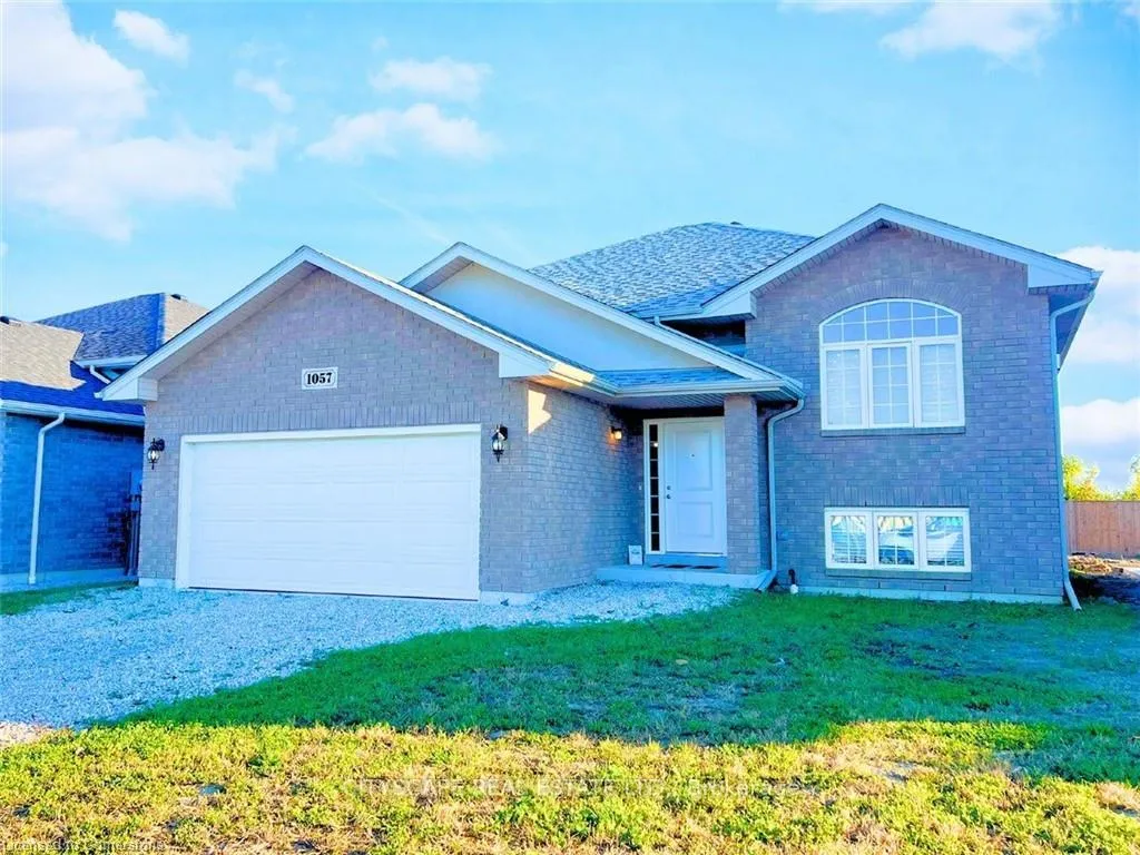 Front of 1057 Aspen Ridge Crescent