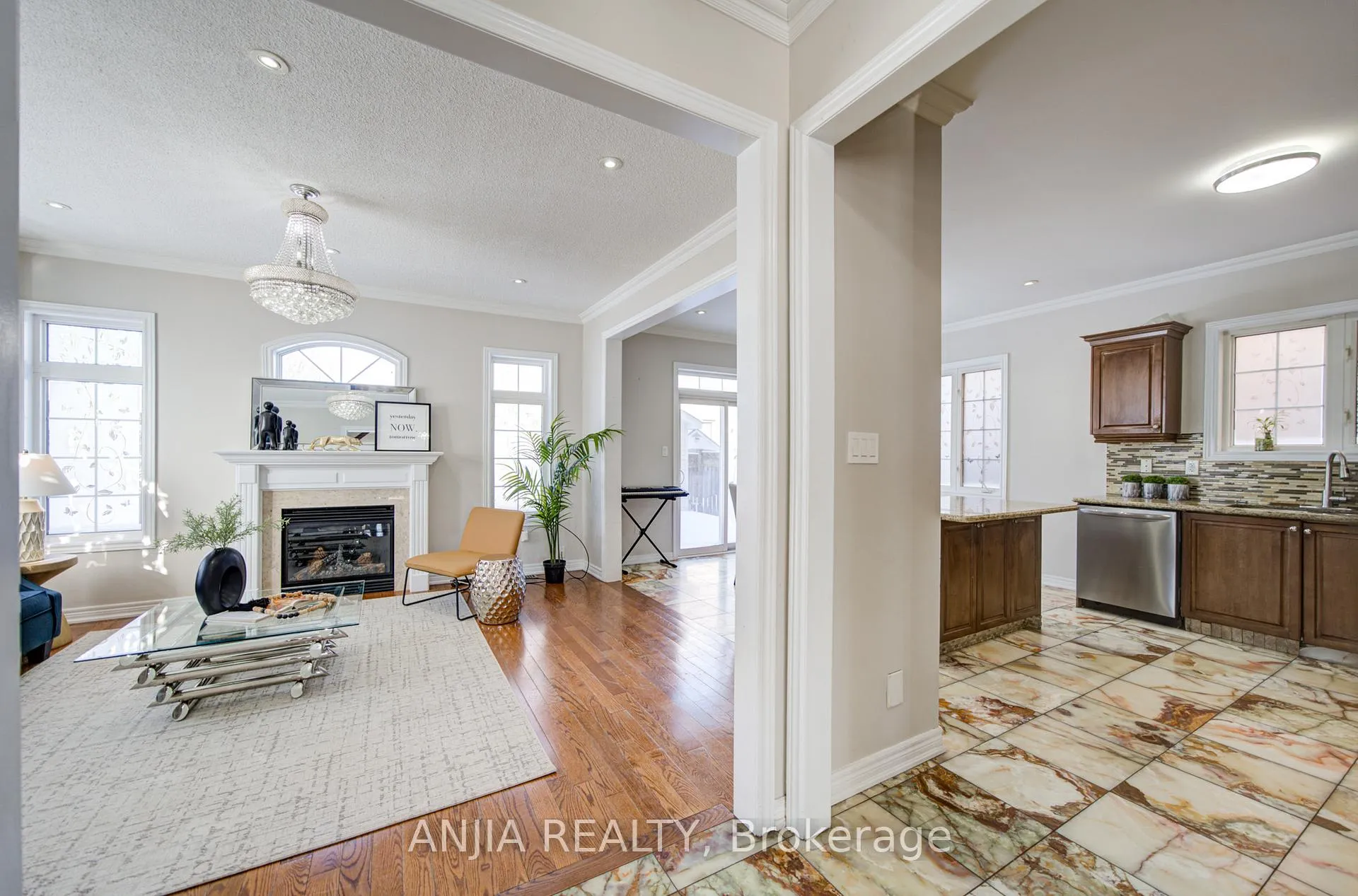 Photo 13 of 42 Reginald Lamb Crescent, Markham, Box Grove — HOMEH