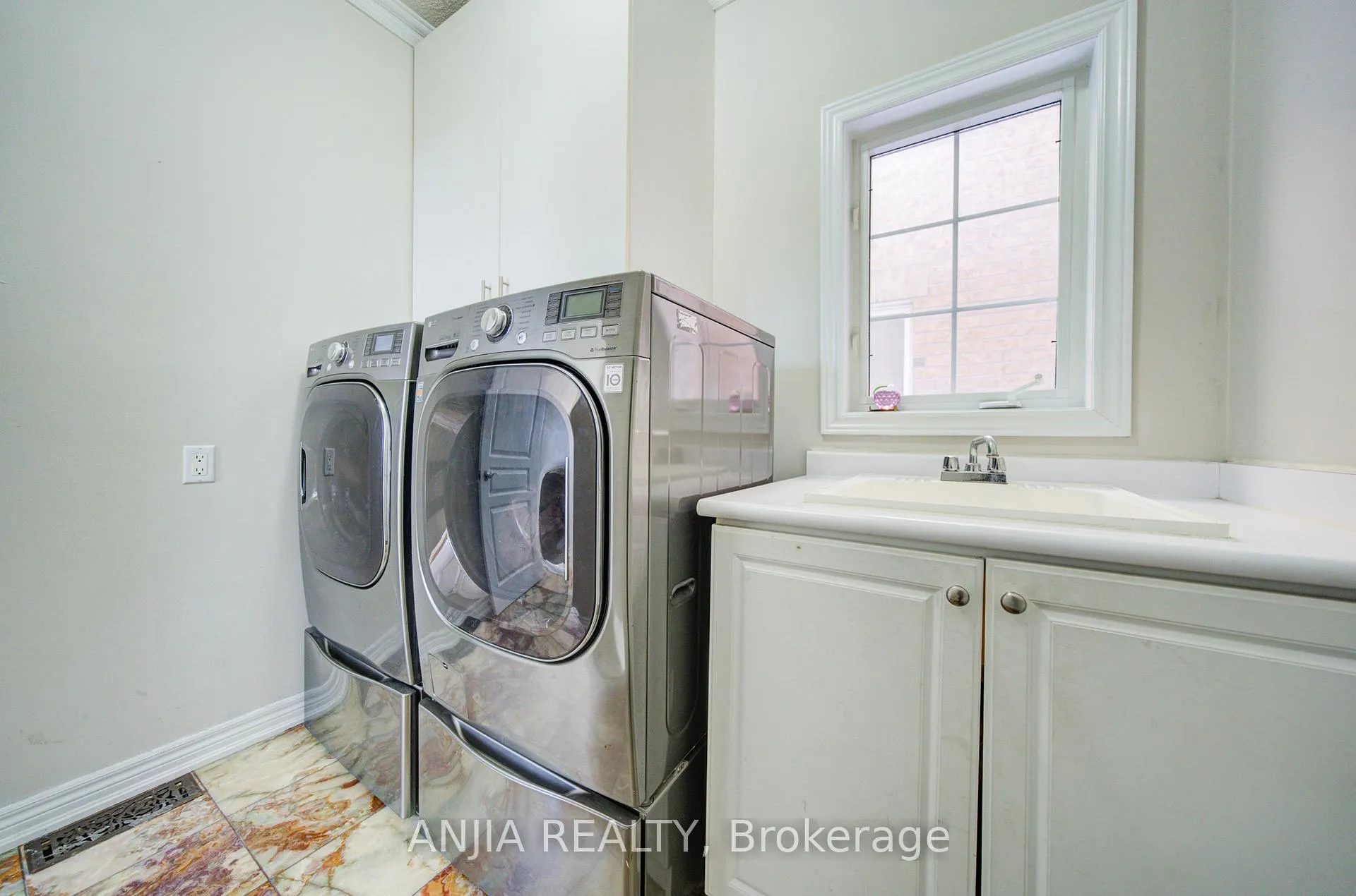 Photo 20 of 42 Reginald Lamb Crescent, Markham, Box Grove — HOMEH