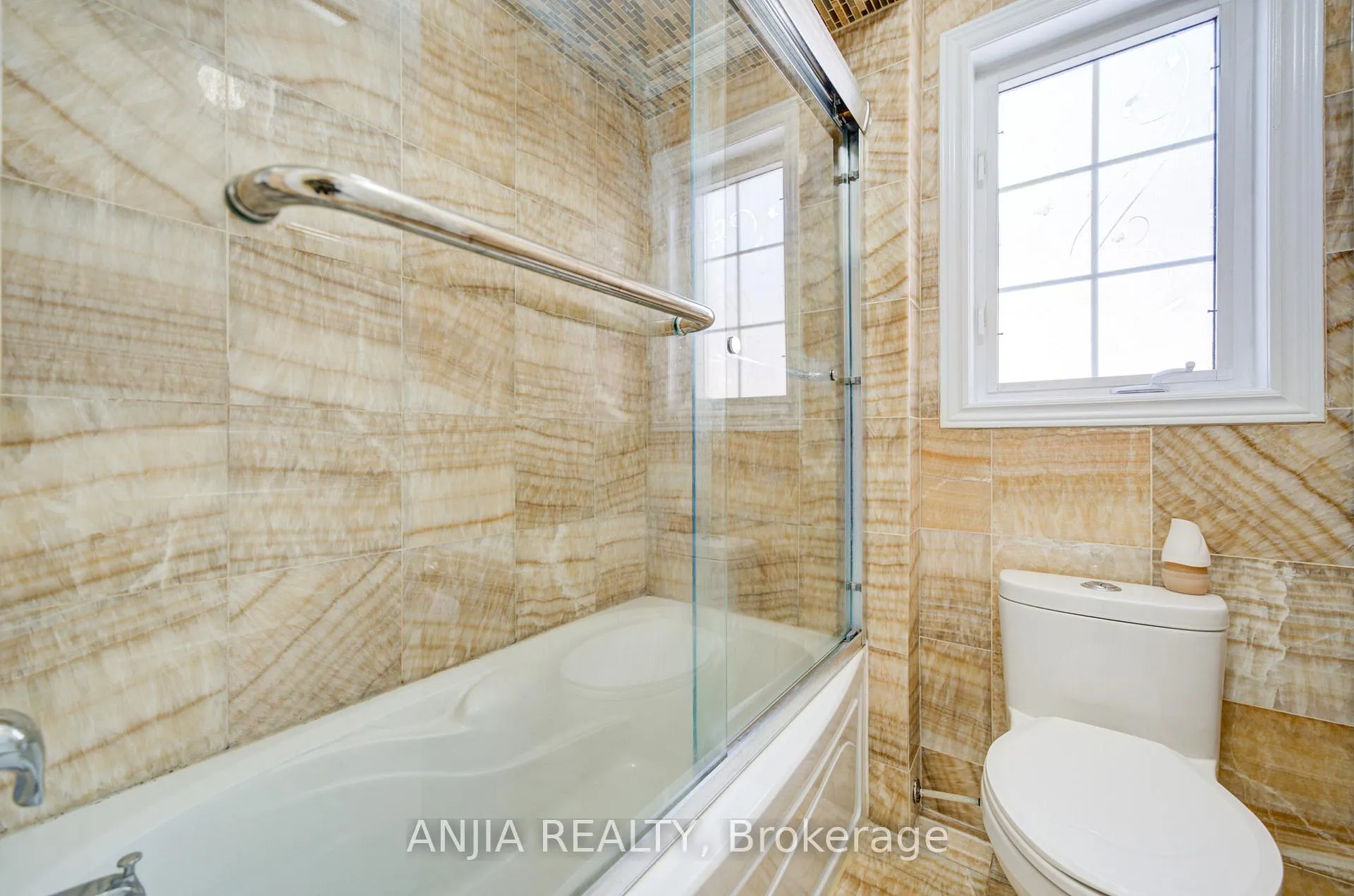Photo 32 of 42 Reginald Lamb Crescent, Markham, Box Grove — HOMEH