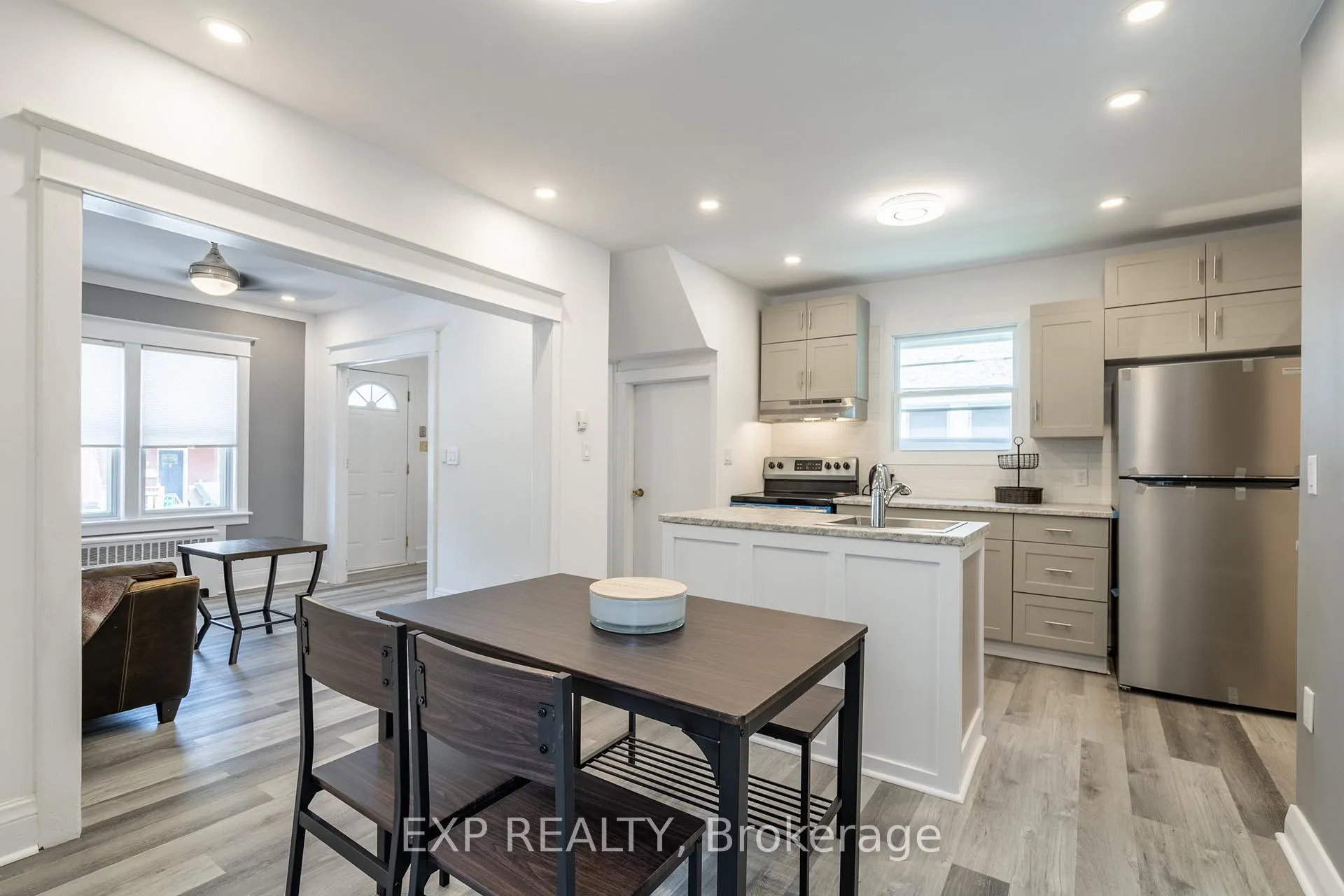 Photo 11 of 90 Margery Road, Welland, Welland Downtown — HOMEH