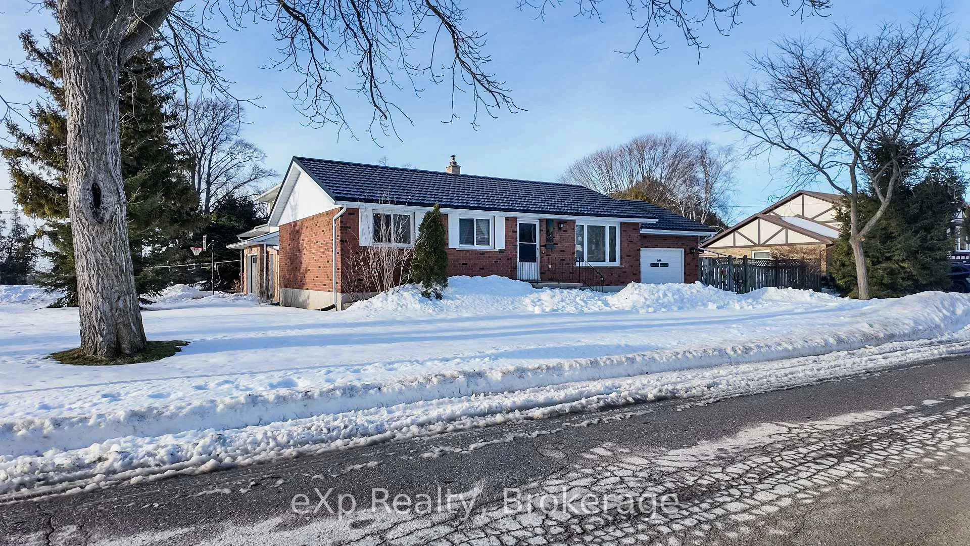 Photo 1 of 1082 West Street, Kincardine — HOMEH
