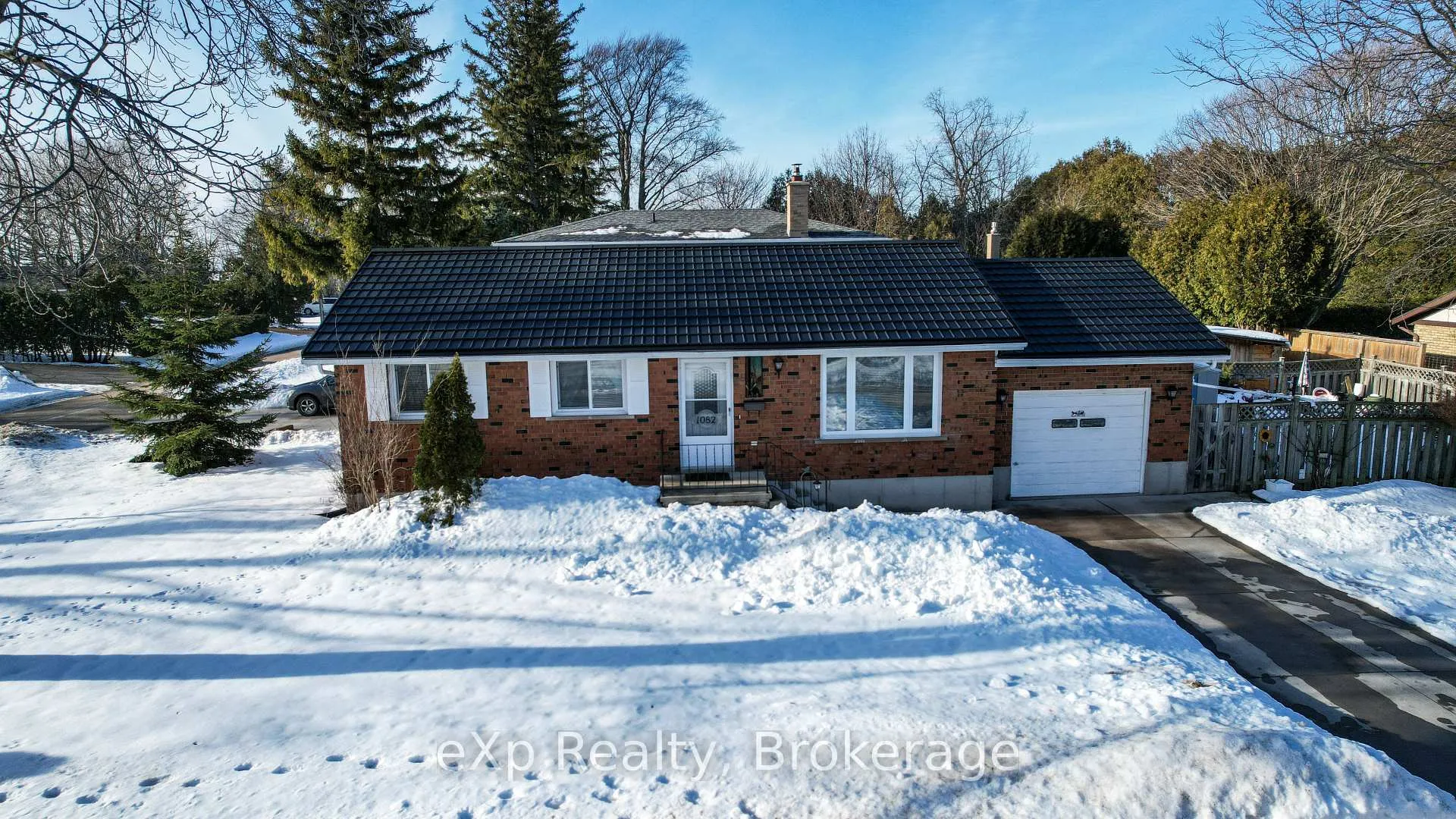 Photo 2 of 1082 West Street, Kincardine — HOMEH