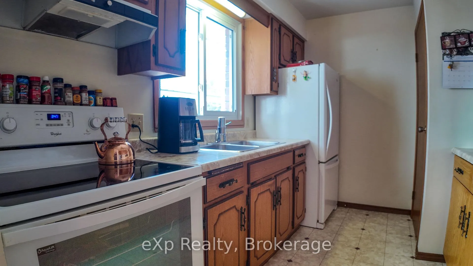 Photo 6 of 1082 West Street, Kincardine — HOMEH