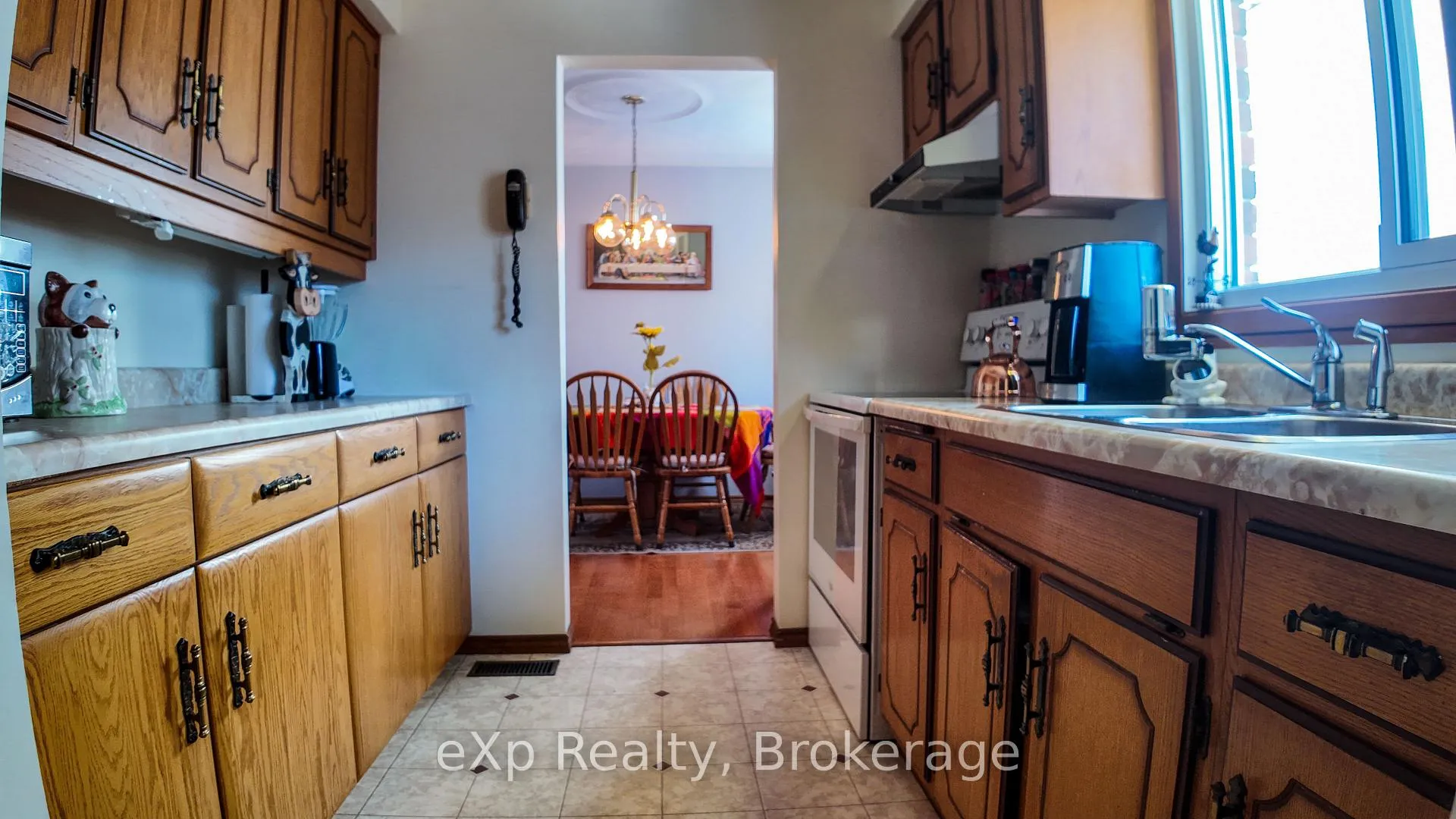 Photo 8 of 1082 West Street, Kincardine — HOMEH
