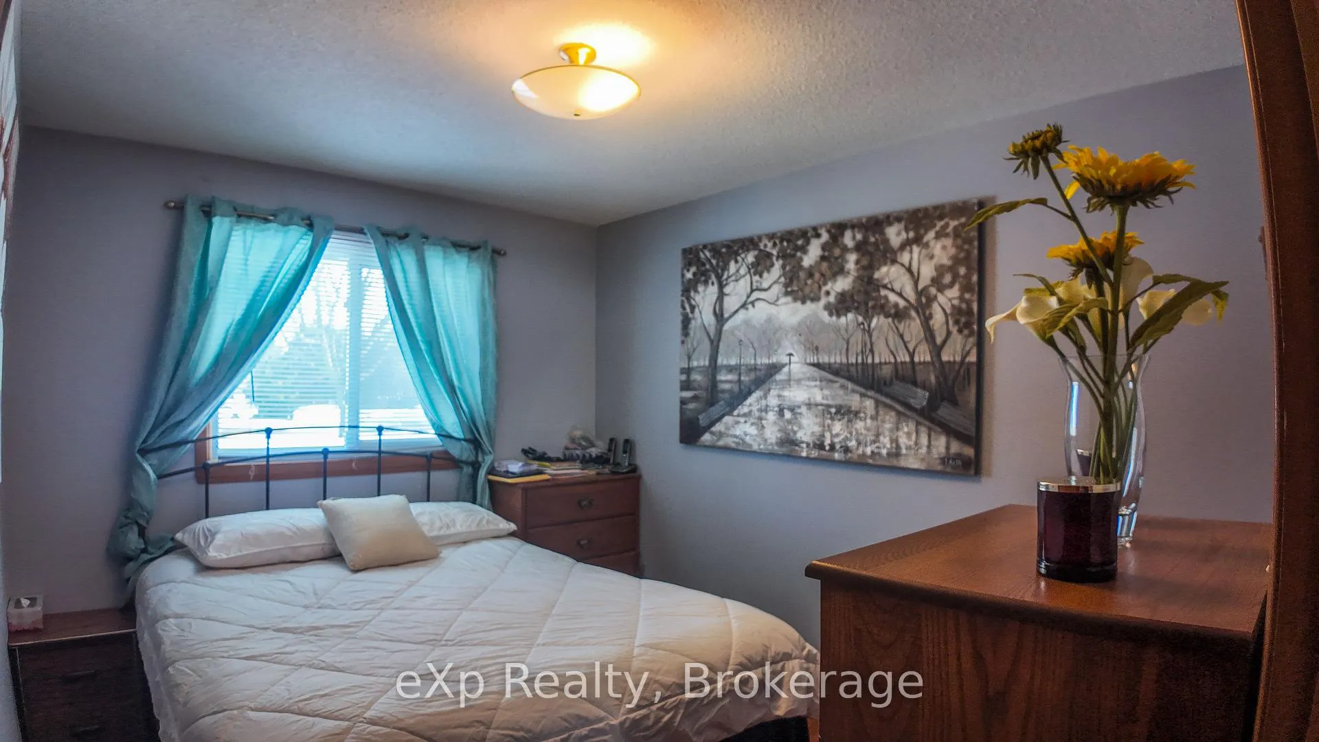 Photo 11 of 1082 West Street, Kincardine — HOMEH