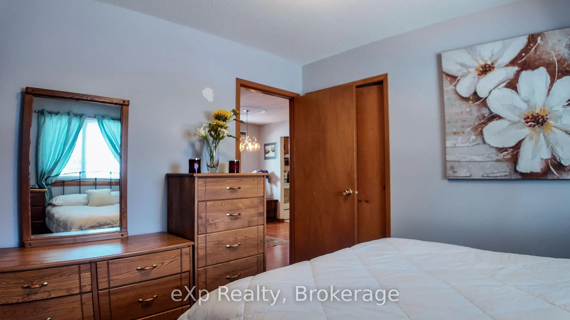 Photo 12 of 1082 West Street, Kincardine — HOMEH