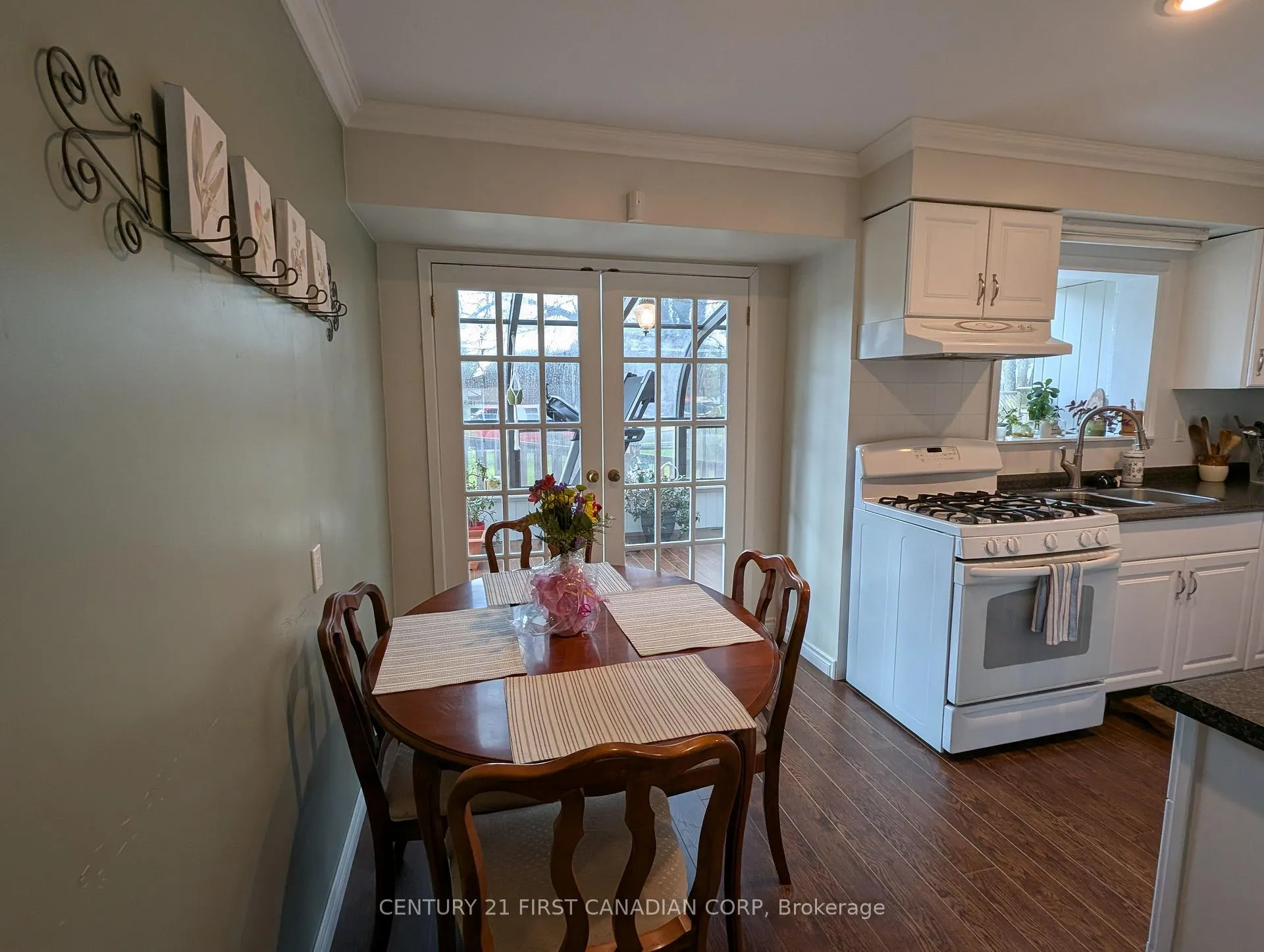 Photo 3 of 336 Drury Lane, Strathroy-Caradoc, NW — HOMEH
