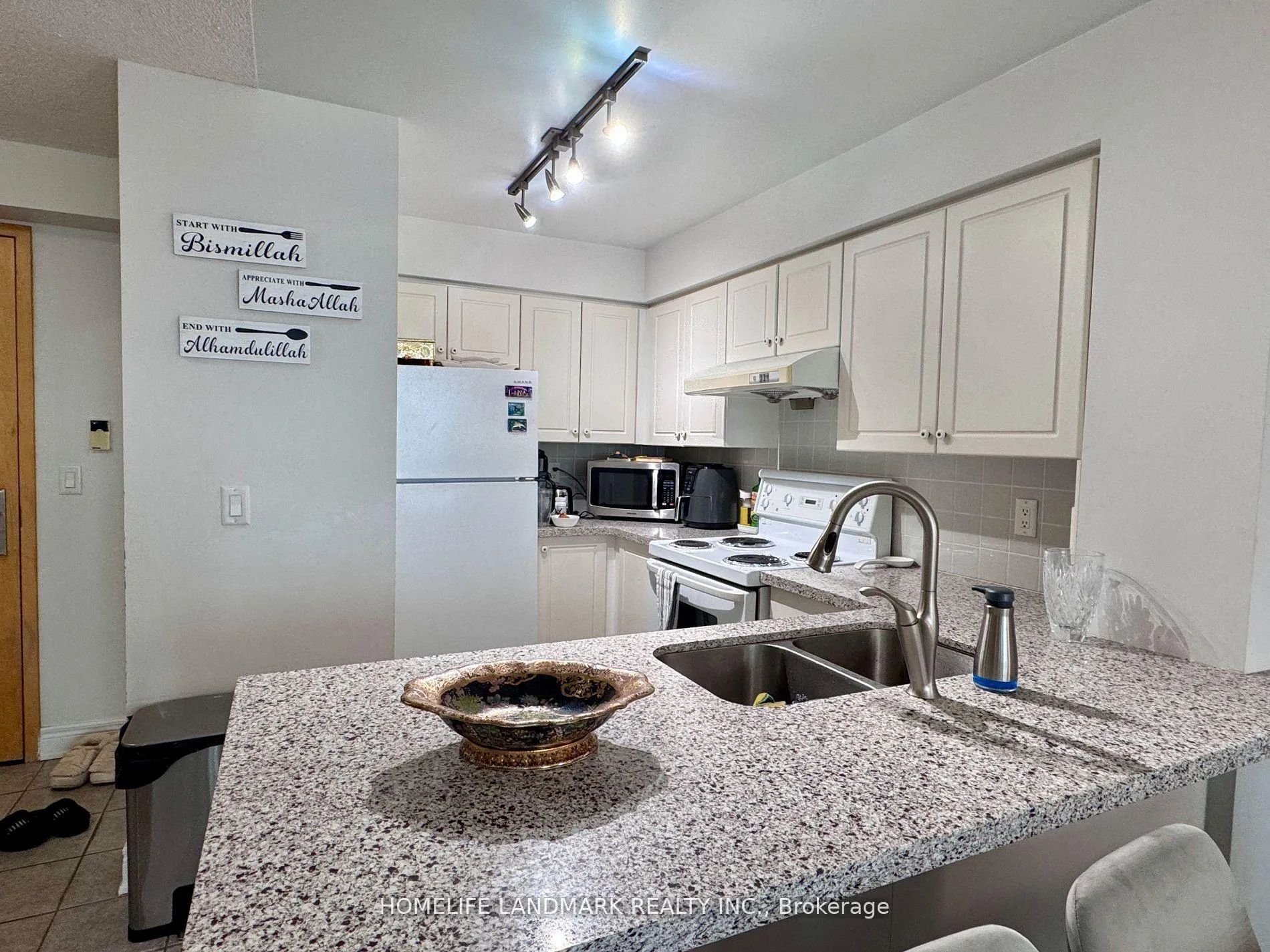 Photo 4 of Unit 908, 48 Suncrest Boulevard, Markham, Commerce Valley — HOMEH