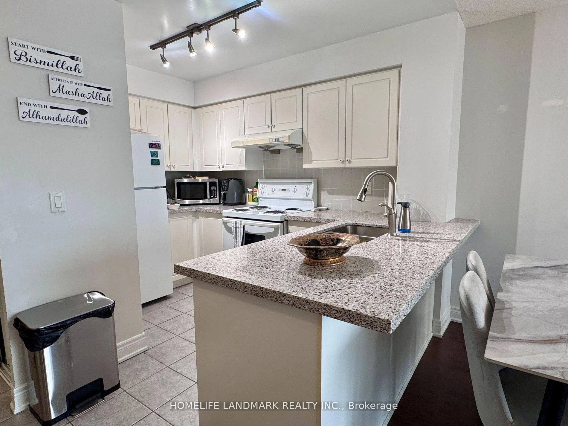 Photo 5 of Unit 908, 48 Suncrest Boulevard, Markham, Commerce Valley — HOMEH