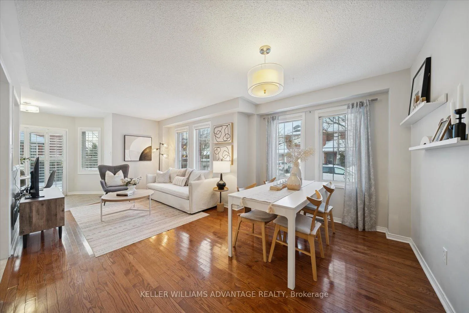 Photo 6 of 90 Collis Drive, Aurora, Bayview Northeast — HOMEH