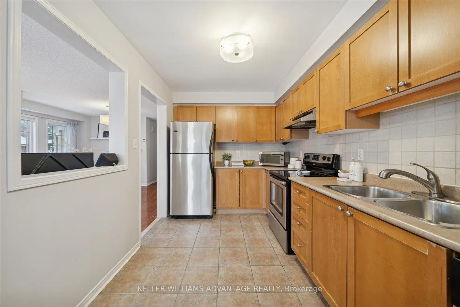 Photo 11 of 90 Collis Drive, Aurora, Bayview Northeast — HOMEH