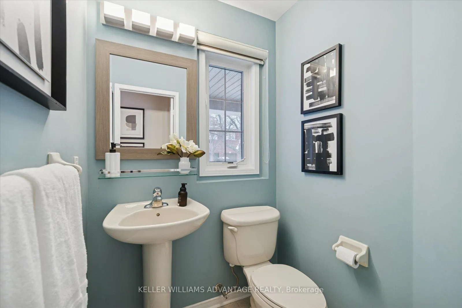 Photo 15 of 90 Collis Drive, Aurora, Bayview Northeast — HOMEH