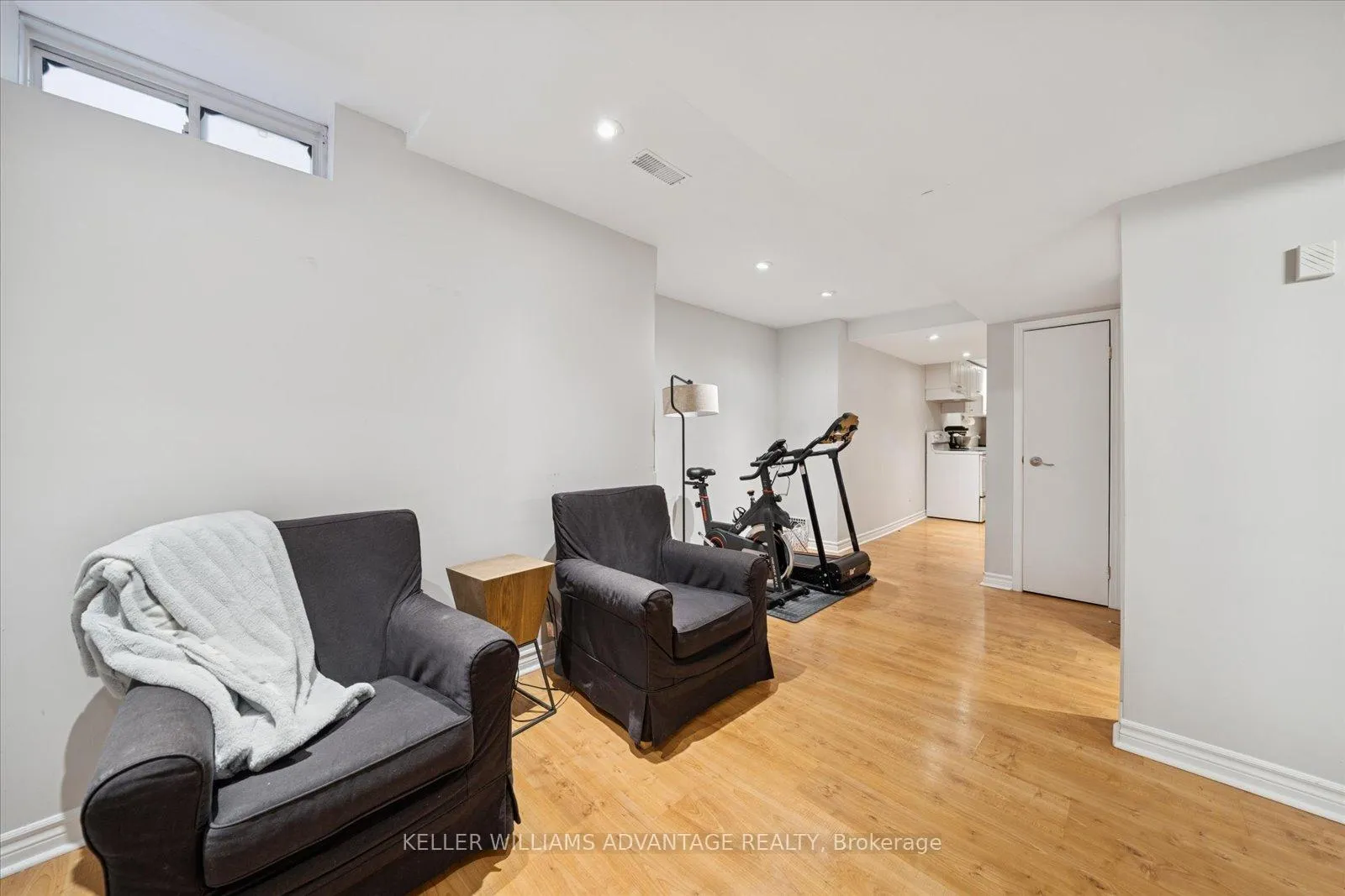 Photo 28 of 90 Collis Drive, Aurora, Bayview Northeast — HOMEH