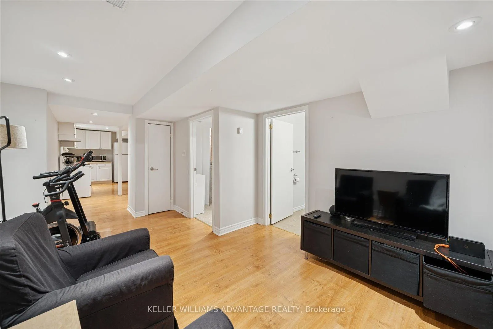 Photo 29 of 90 Collis Drive, Aurora, Bayview Northeast — HOMEH
