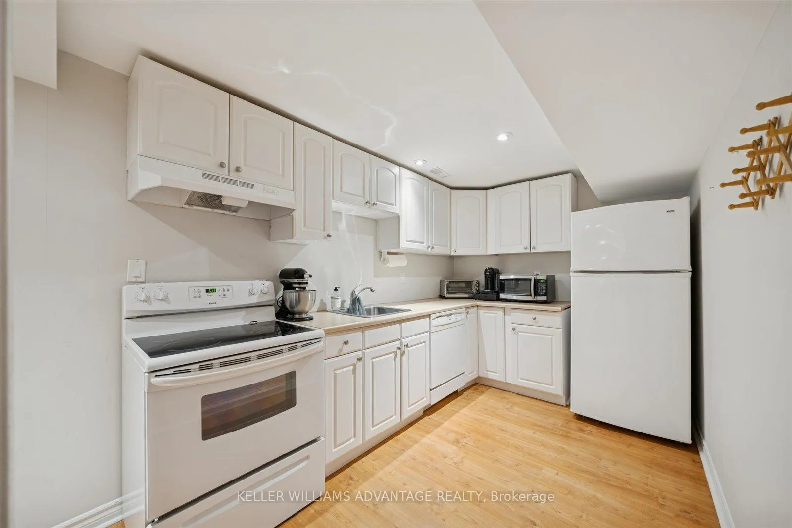 Photo 31 of 90 Collis Drive, Aurora, Bayview Northeast — HOMEH