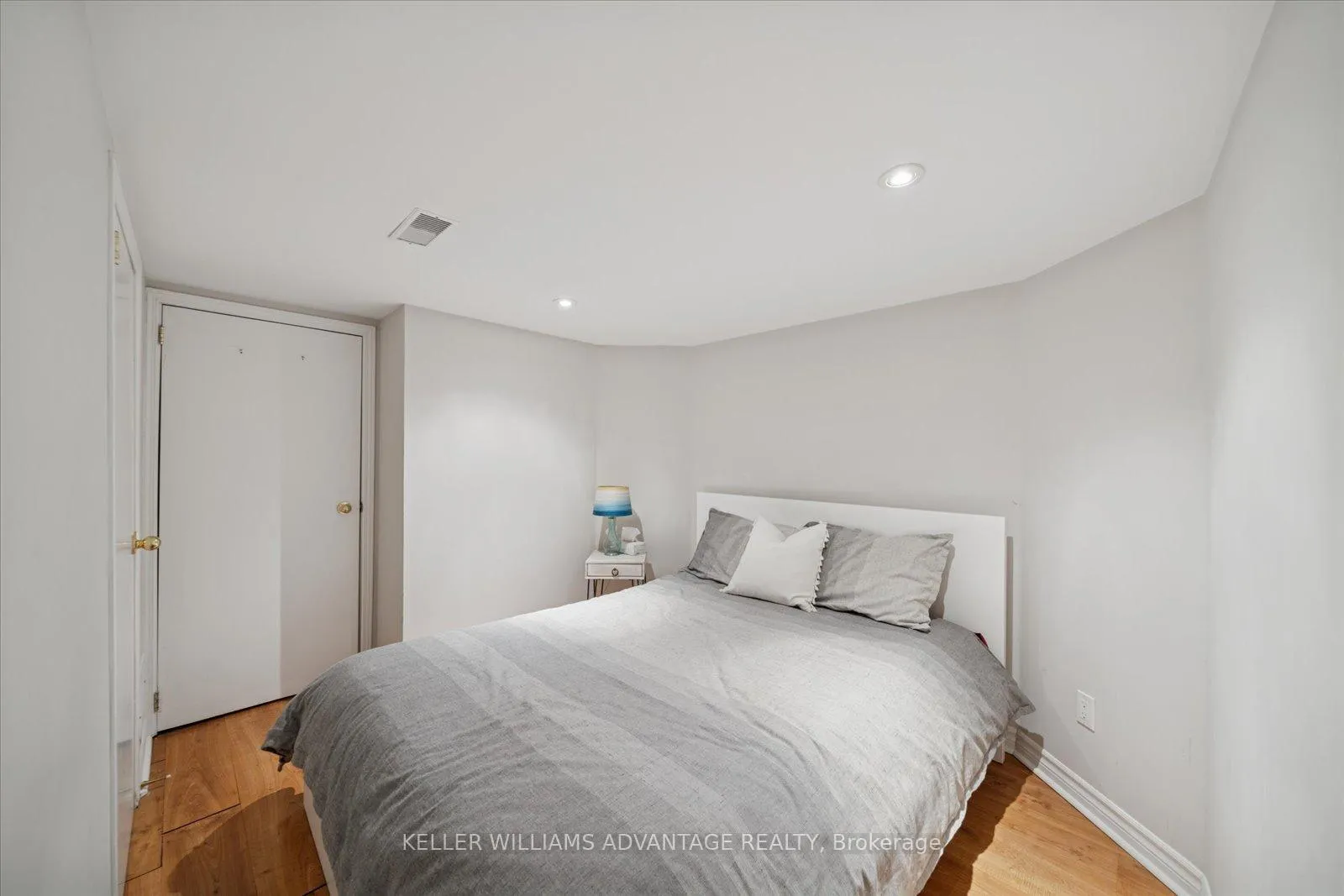 Photo 32 of 90 Collis Drive, Aurora, Bayview Northeast — HOMEH