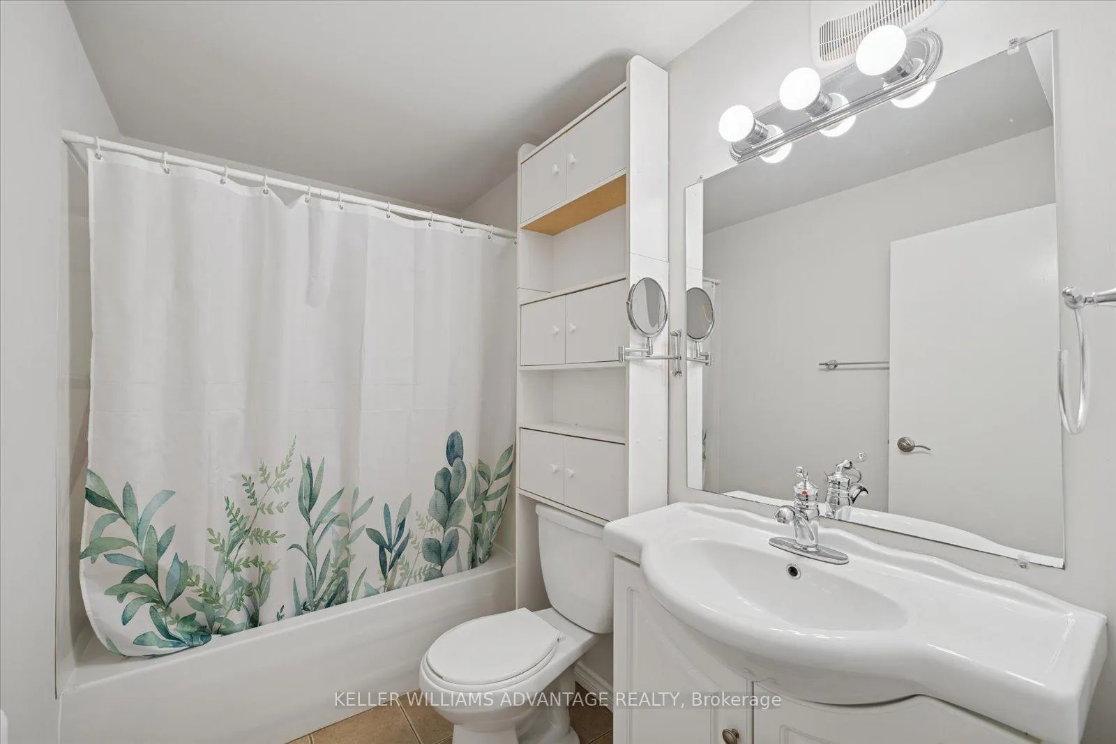 Photo 33 of 90 Collis Drive, Aurora, Bayview Northeast — HOMEH