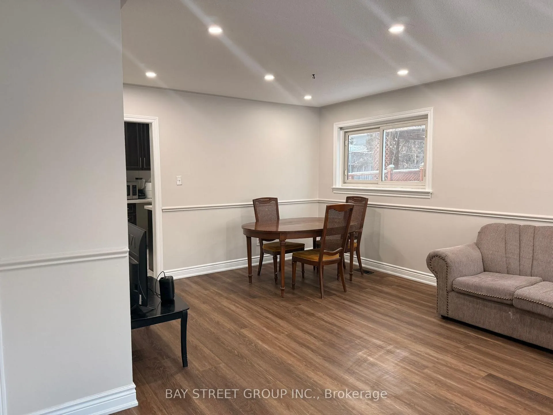 Photo 5 of 193 Mcmurchy Avenue S, Brampton, Brampton South — HOMEH