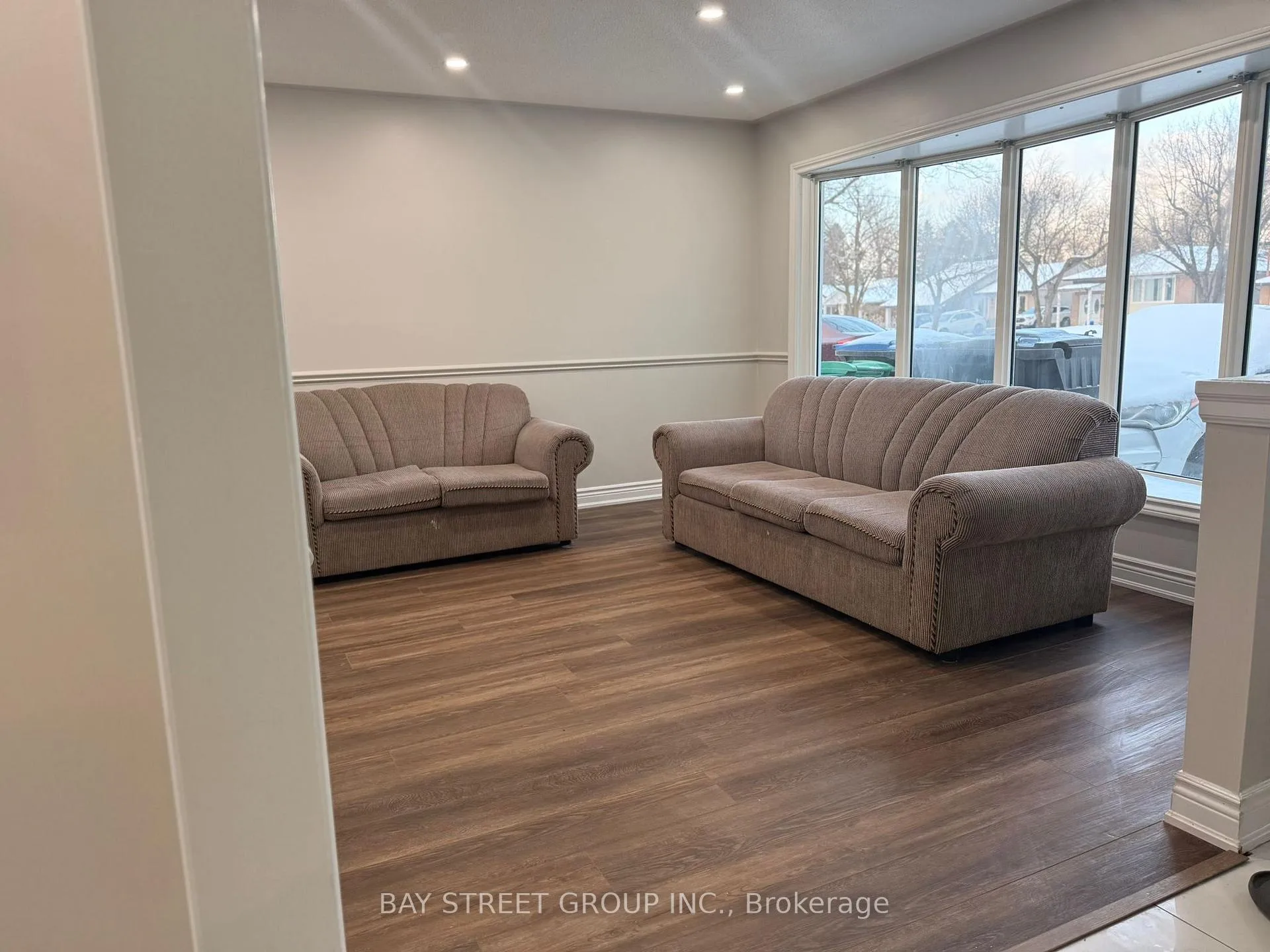 Photo 6 of 193 Mcmurchy Avenue S, Brampton, Brampton South — HOMEH